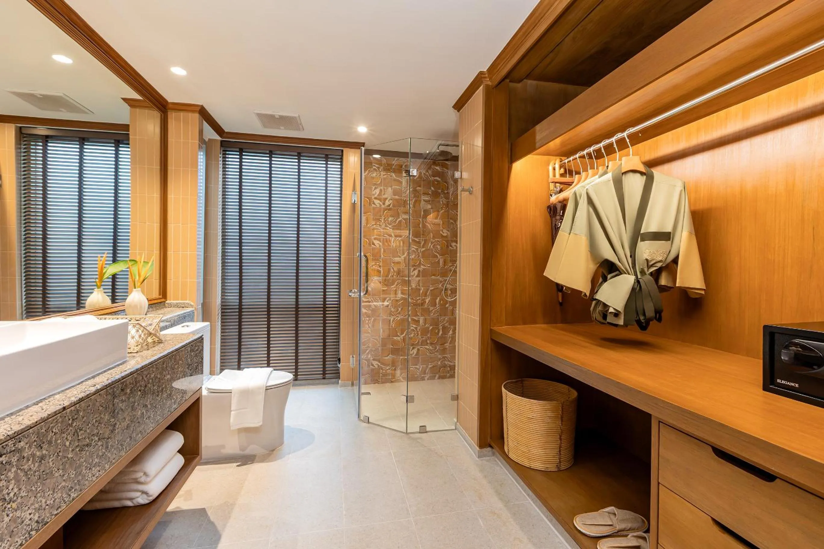 Shower in Pakasai Resort