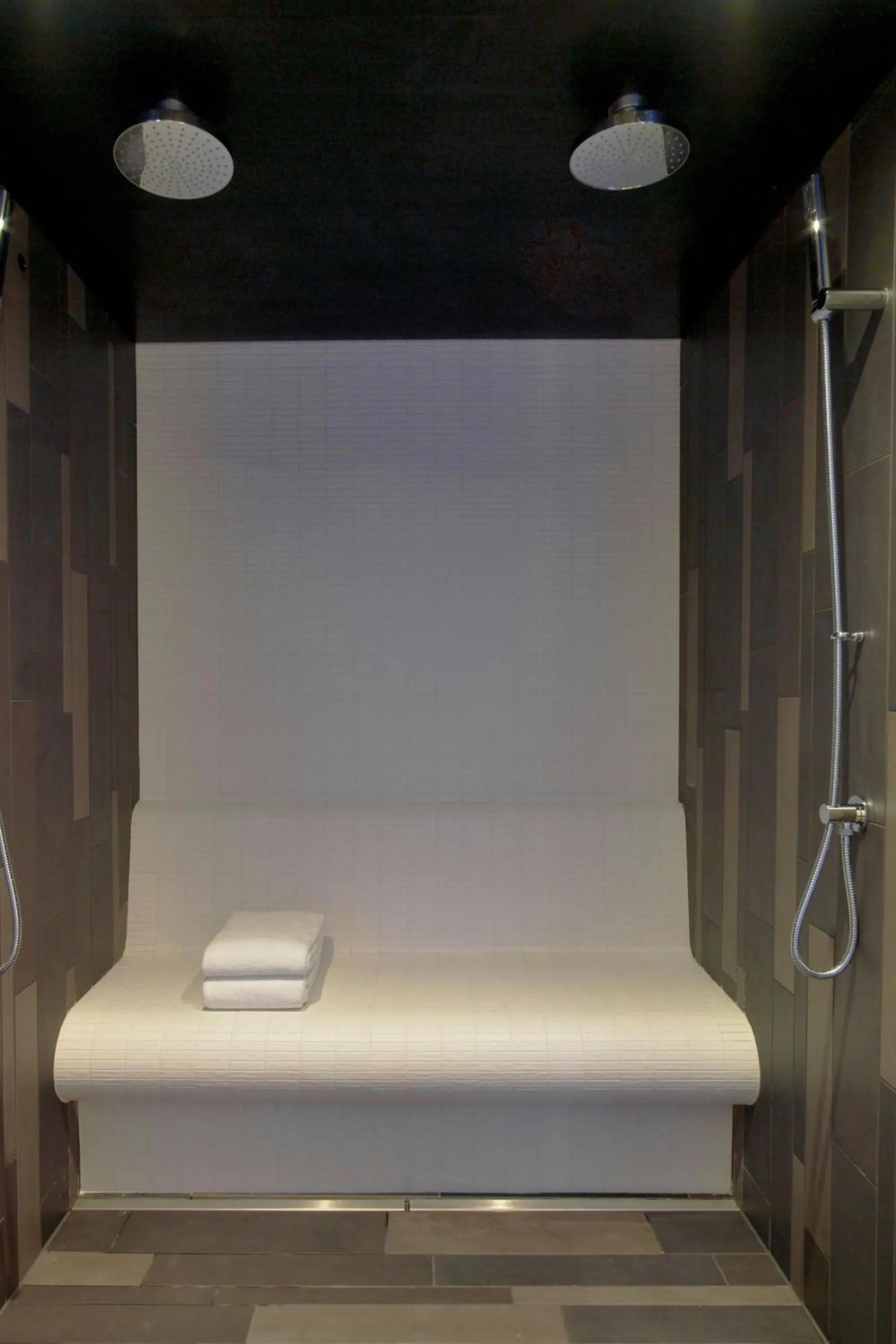 Photo of the whole room in W London