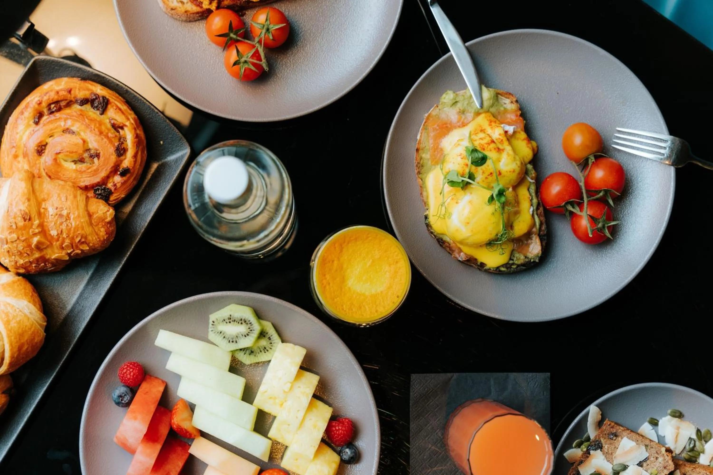 Breakfast in W London