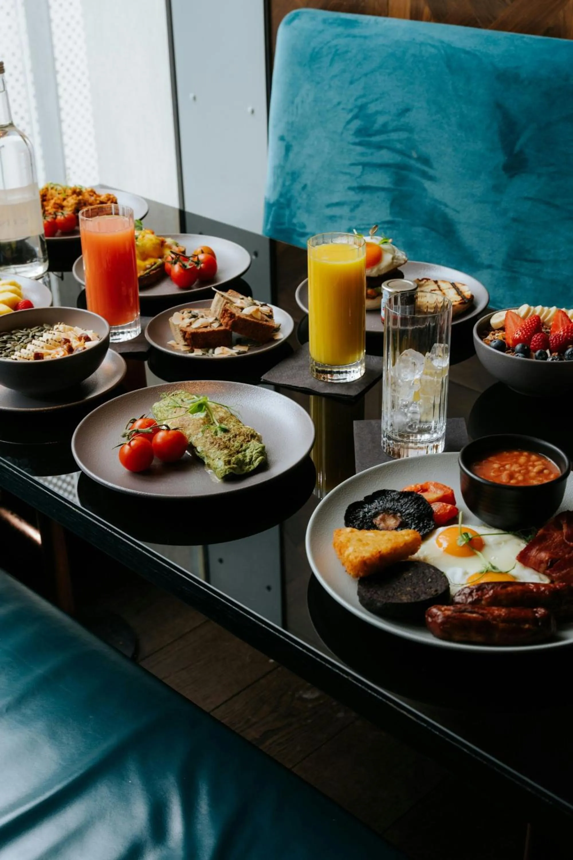 Restaurant/places to eat in W London