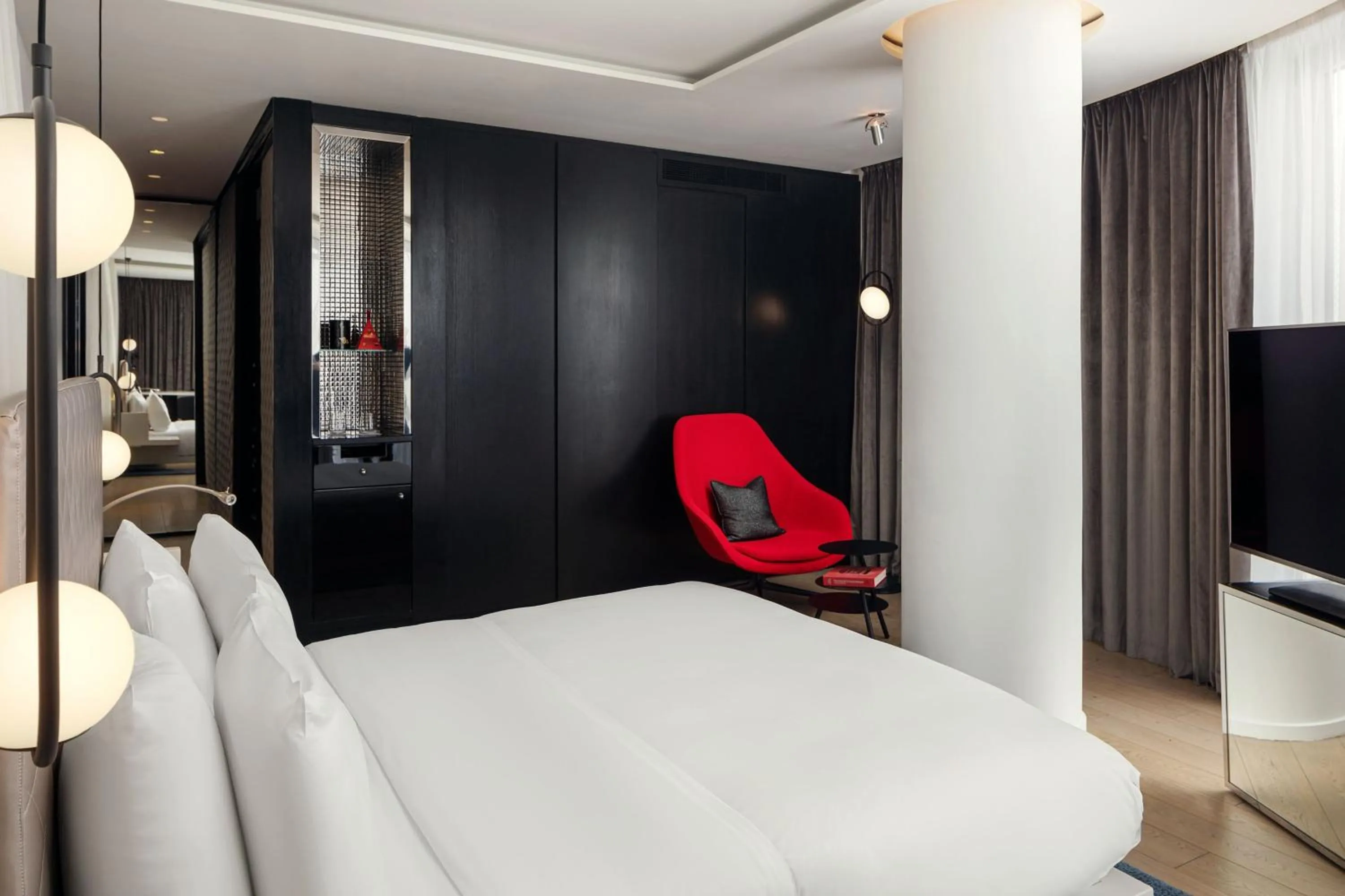 Photo of the whole room, Bed in W London