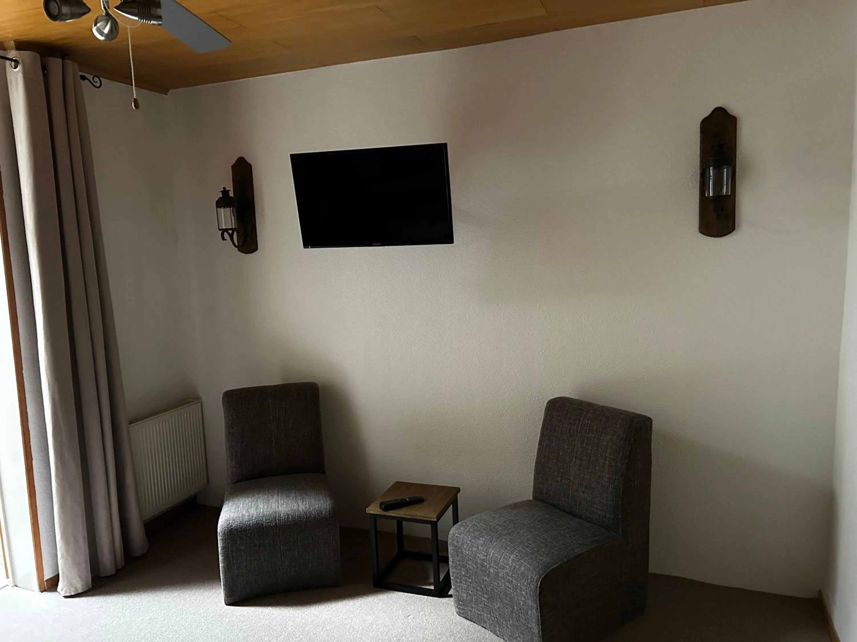 Photo of the whole room in City B&B Cochem