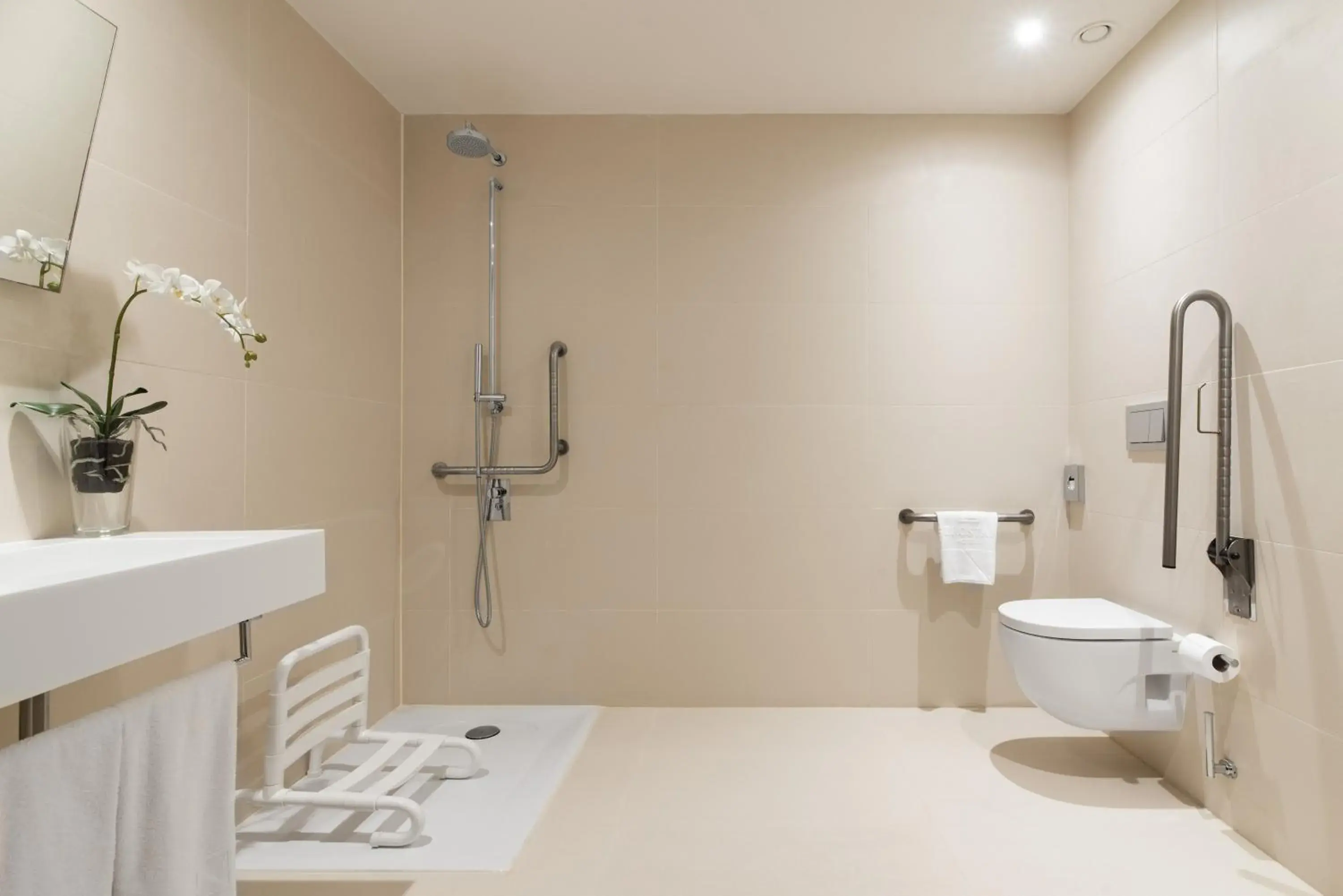 Bathroom in Eurostars Mar de Vigo Bathroom in Eurostars Mar de Vigo