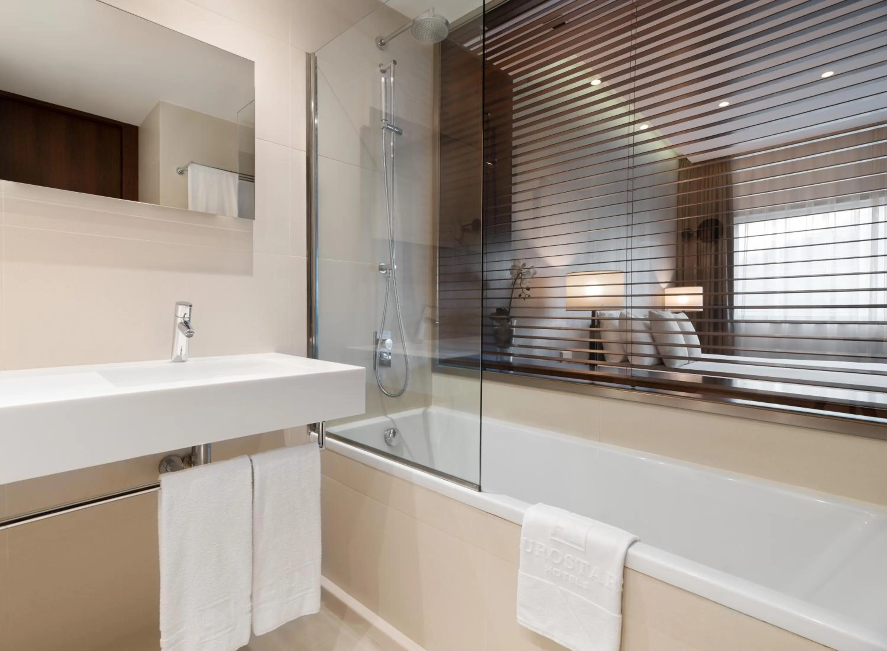 Toilet in Eurostars Mar de Vigo