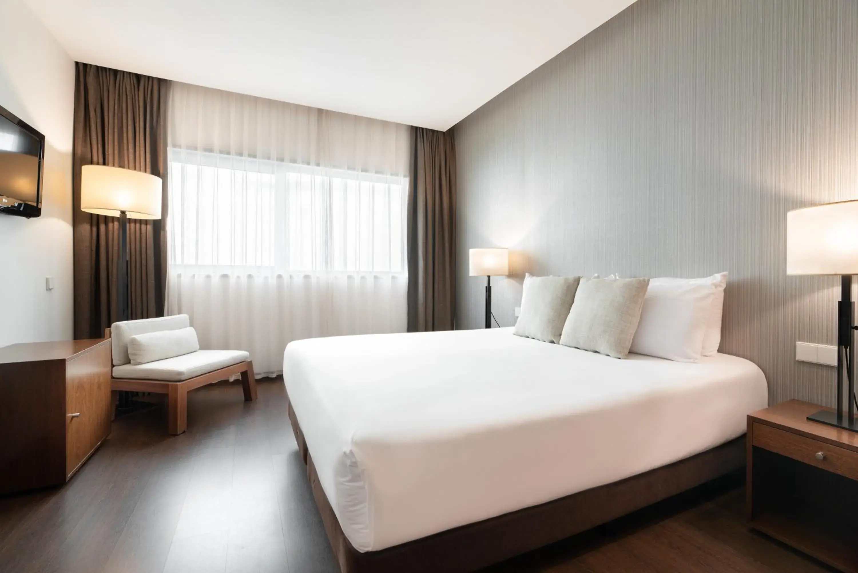 Photo of the whole room, Bed in Eurostars Mar de Vigo Photo of the whole room, Bed in Eurostars Mar de Vigo