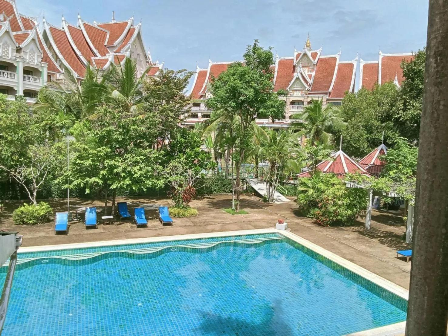 Swimming pool in MW Krabi Beach Resort - Ao Nang - SHA Extra Plus
