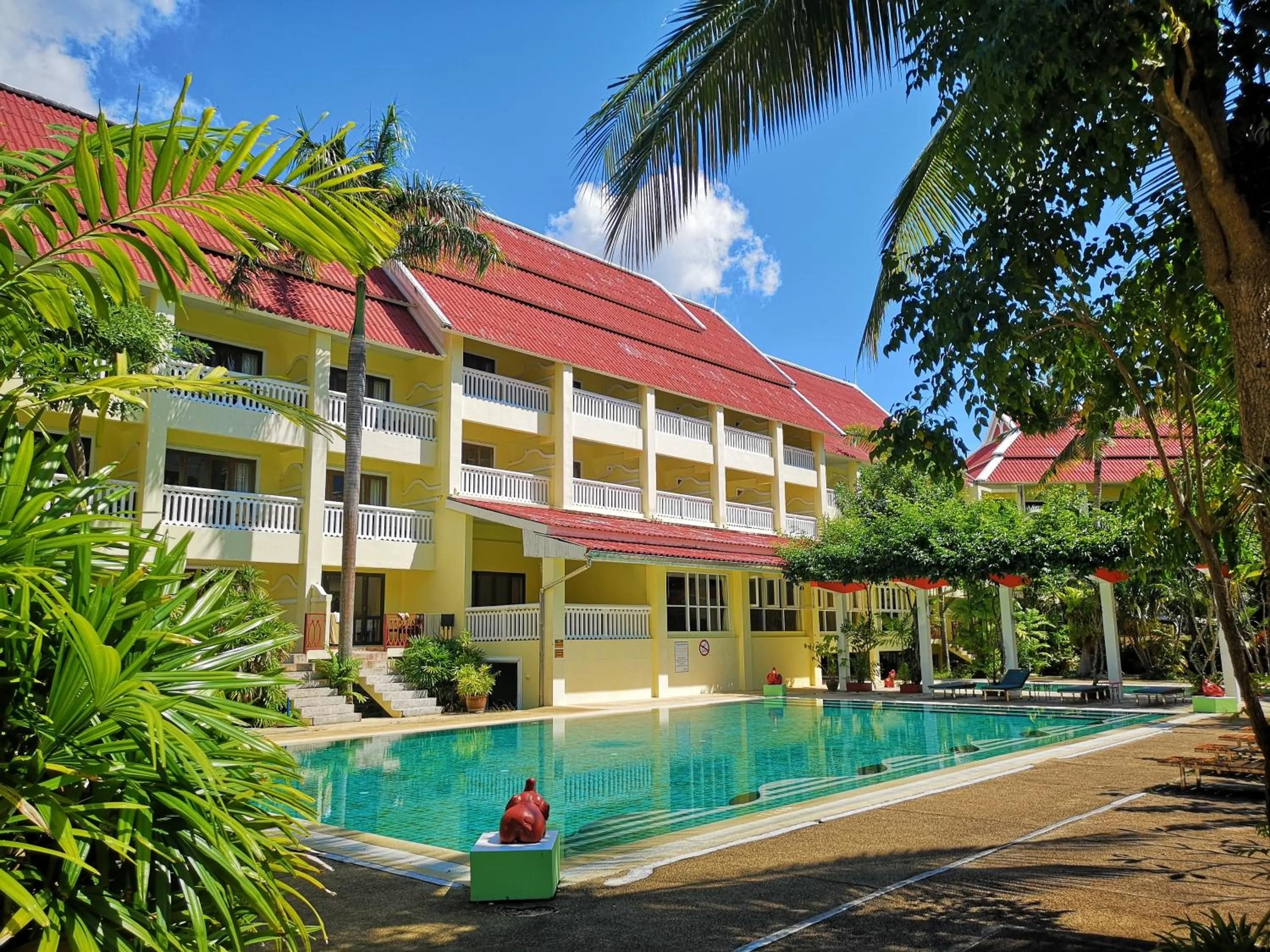Swimming pool in MW Krabi Beach Resort - Ao Nang - SHA Extra Plus