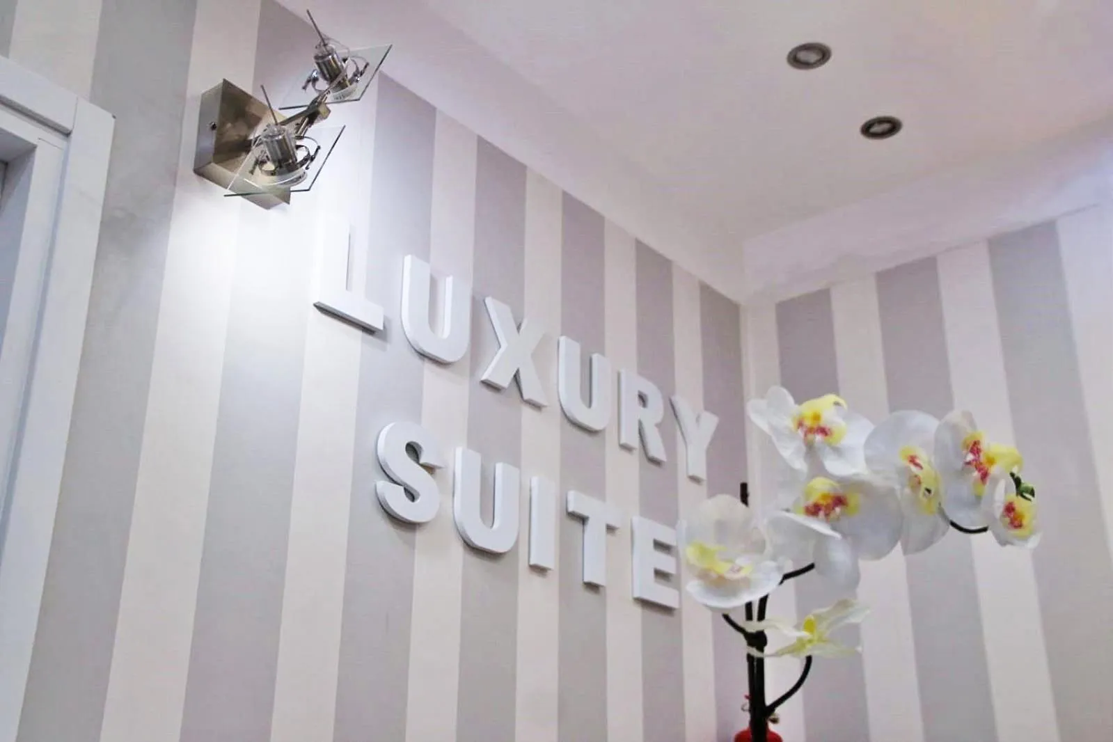 Logo/Certificate/Sign in B&B Pescara Centro Luxury Suite