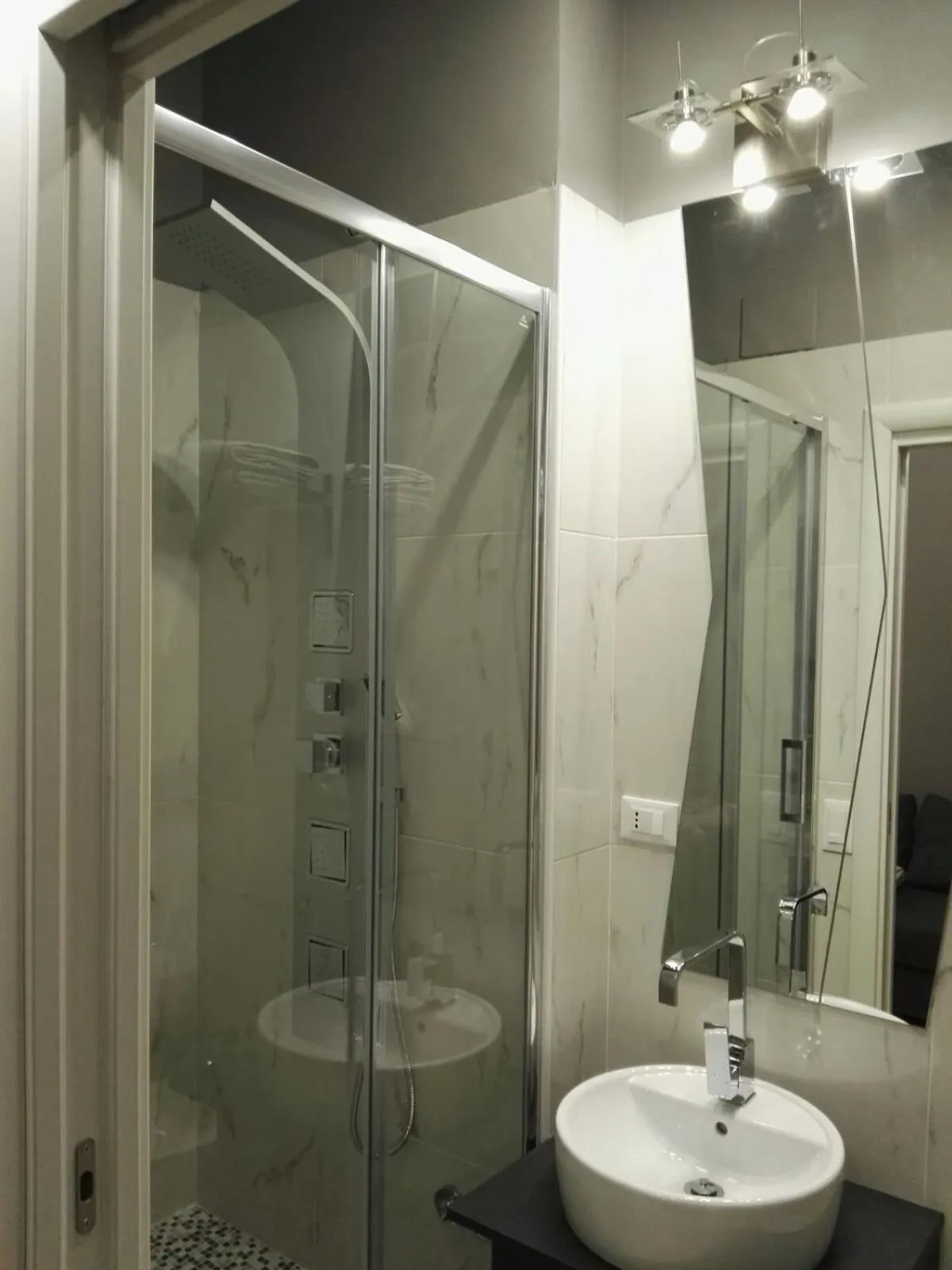 Bathroom in B&B Pescara Centro Luxury Suite