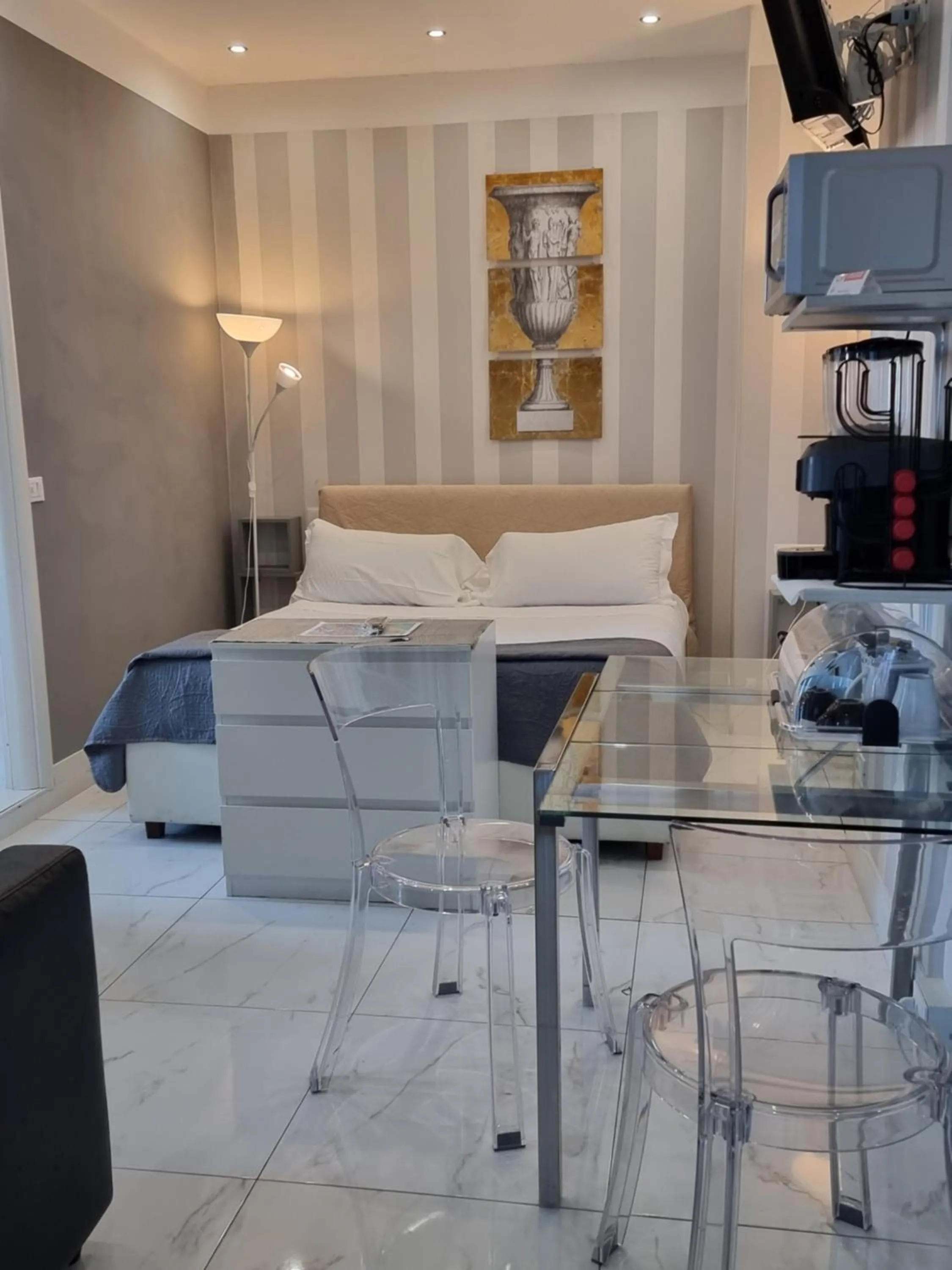 Internal: Not applicable to any particular room, Bed in B&B Pescara Centro Luxury Suite