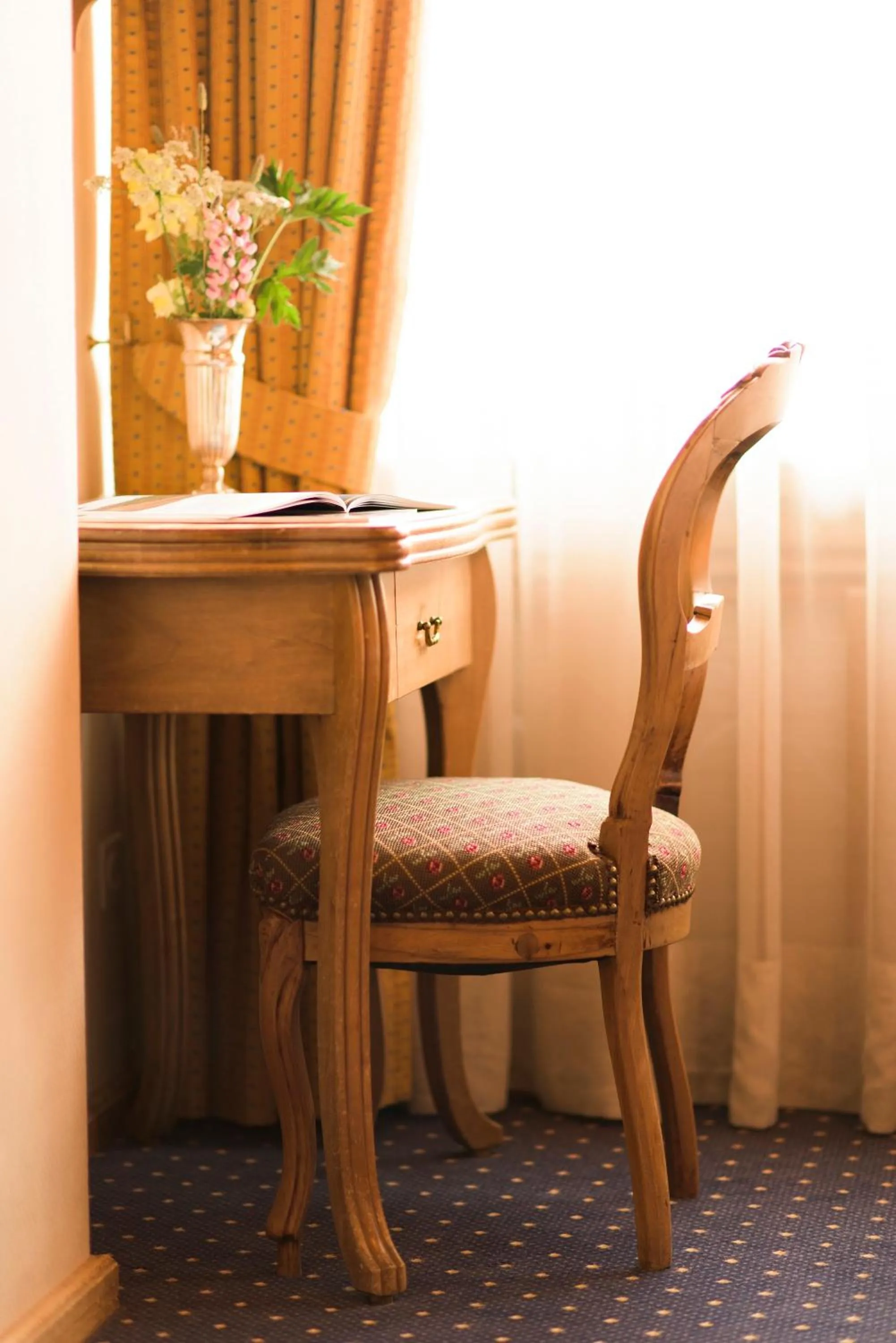 Seating area in Hotel Bellavista