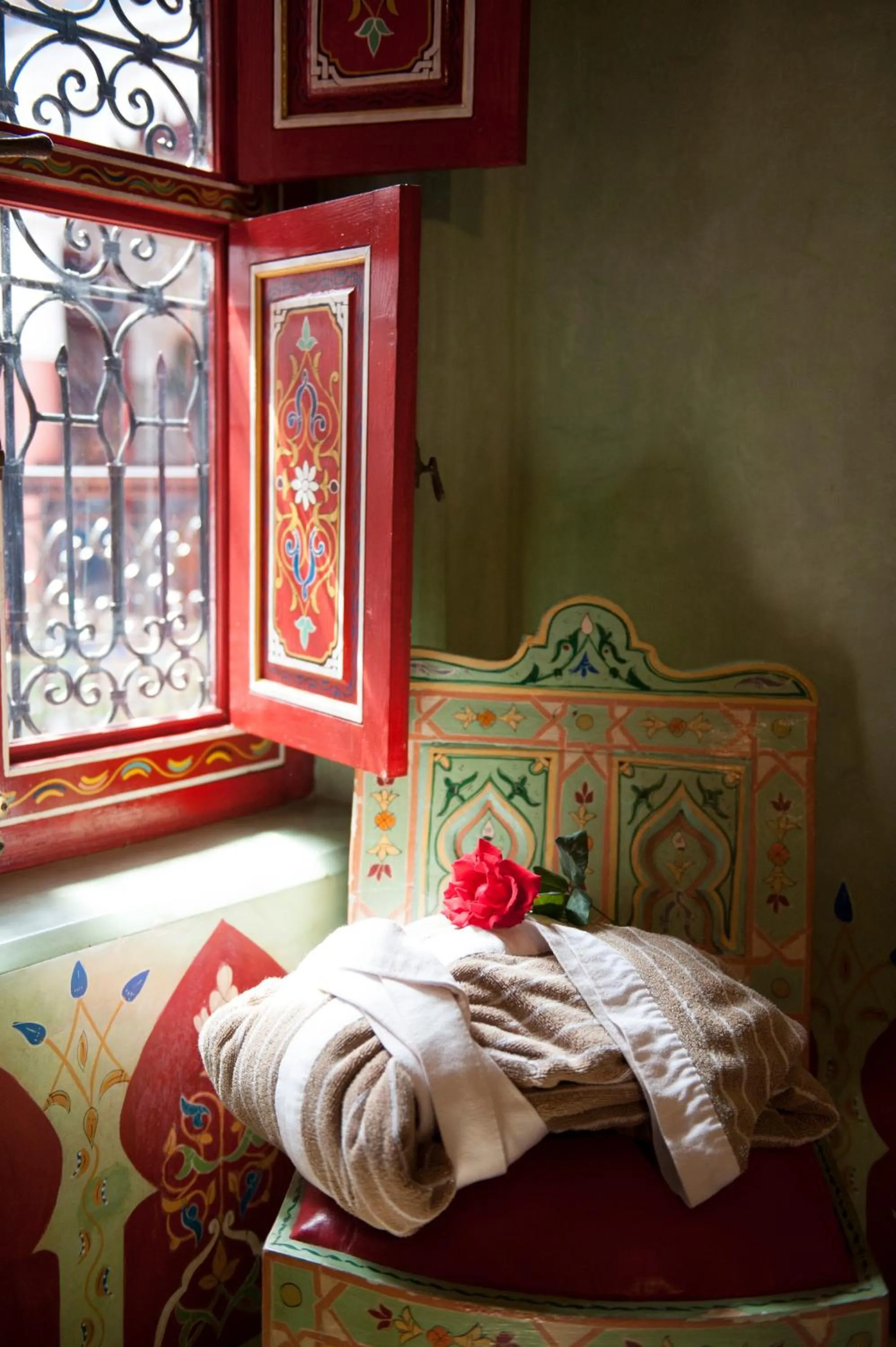 Bathroom, Bed in Riad bleu du Sud