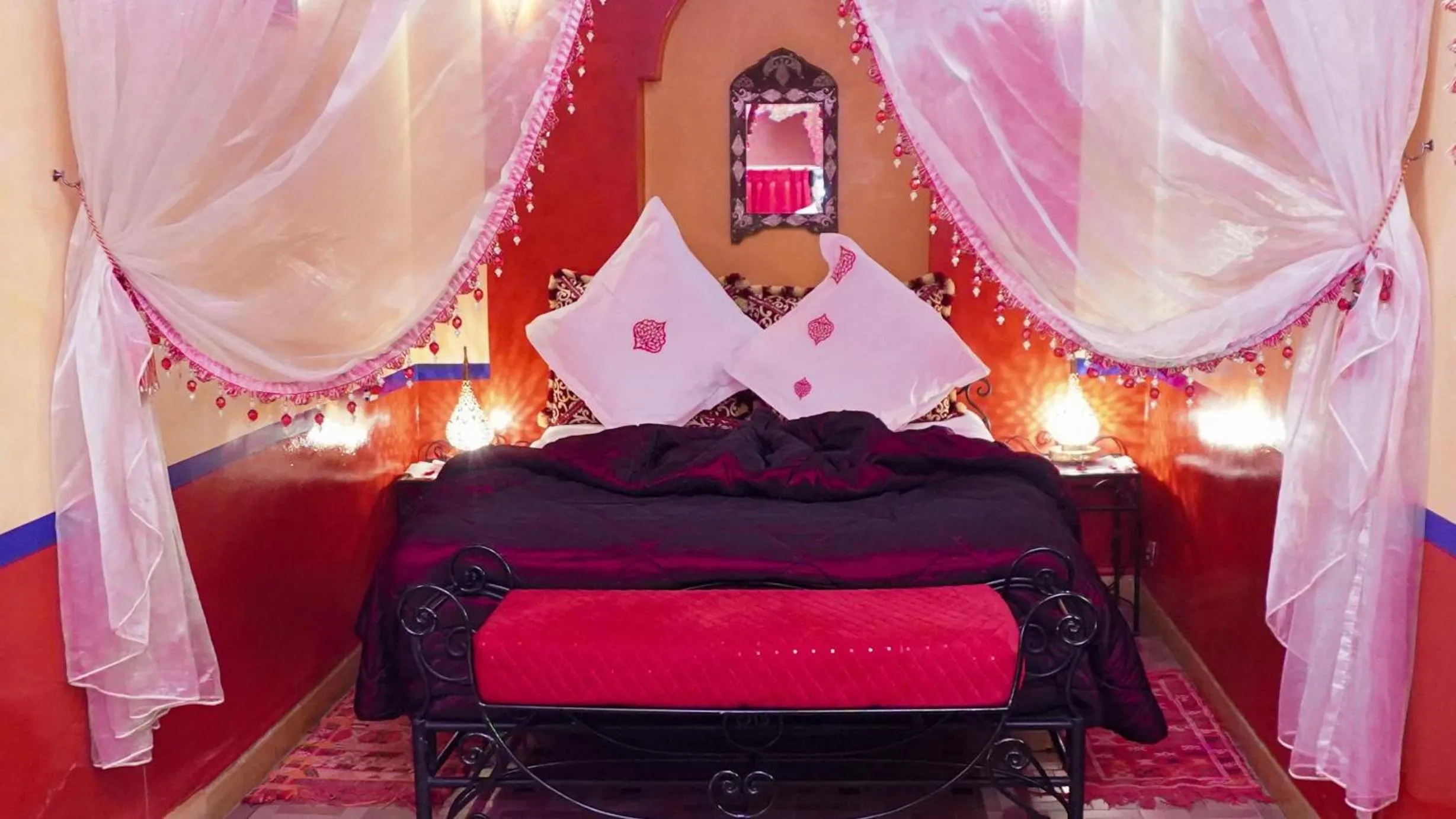 Bed in Riad bleu du Sud