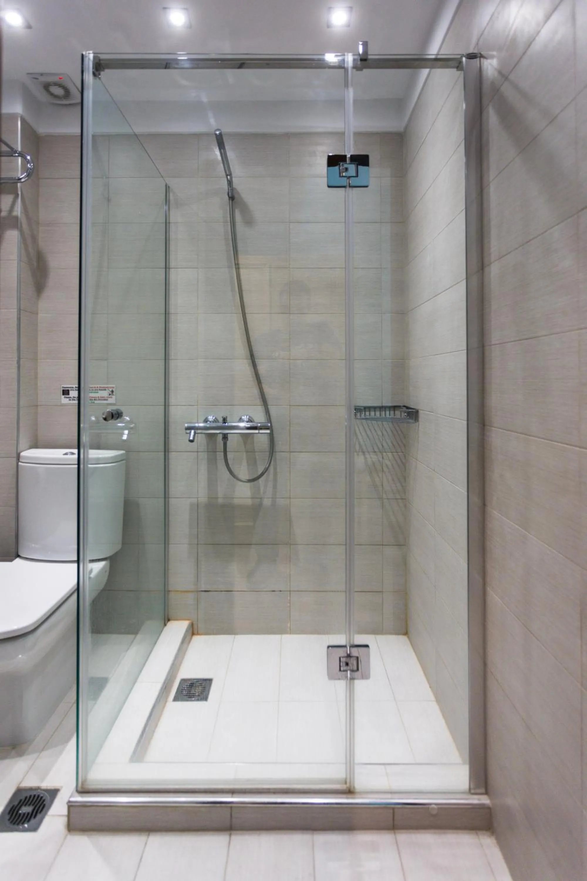 Shower in Helianthus Guesthouse