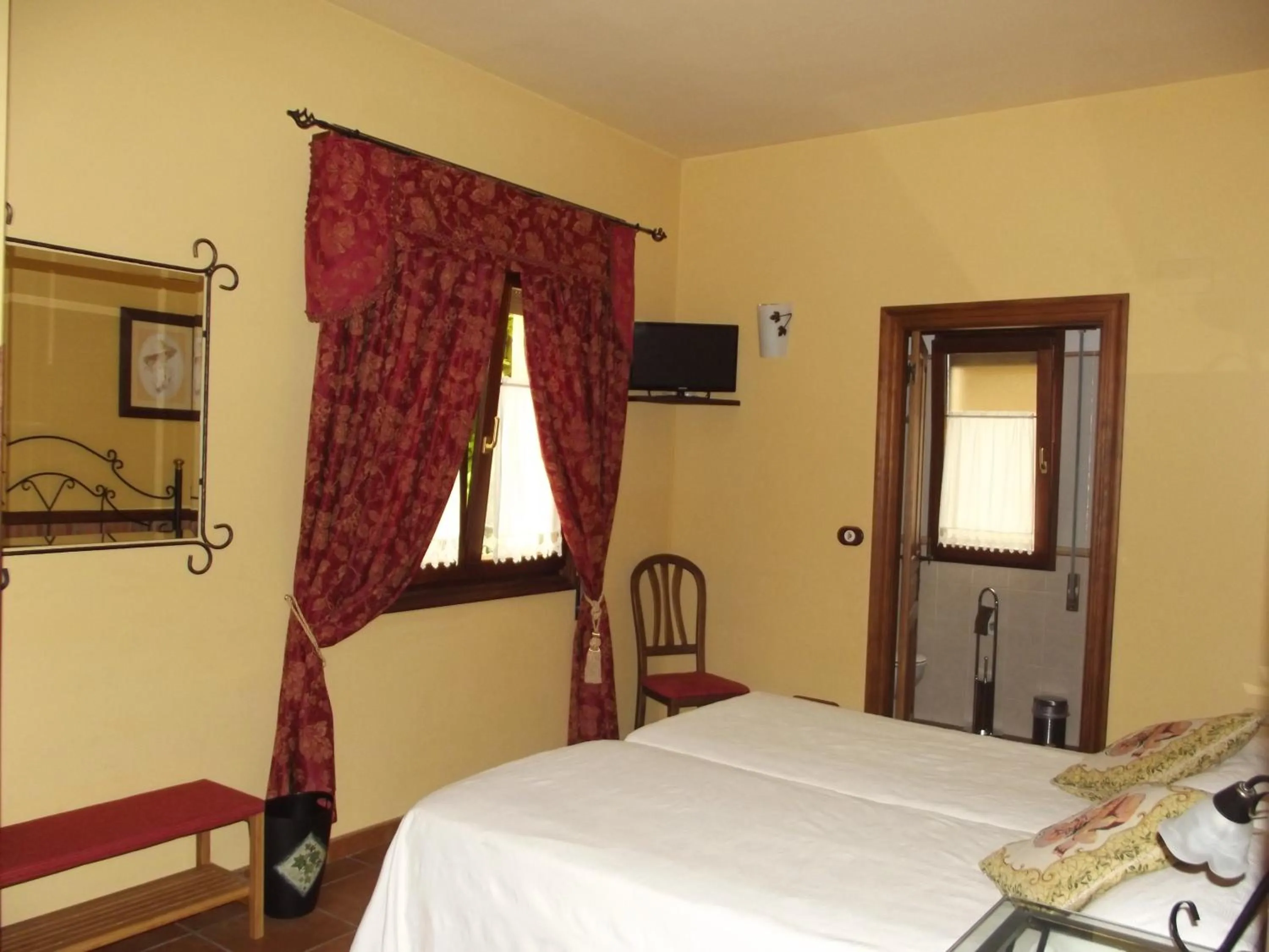 Photo of the whole room, Bed in Posada Carpe Diem