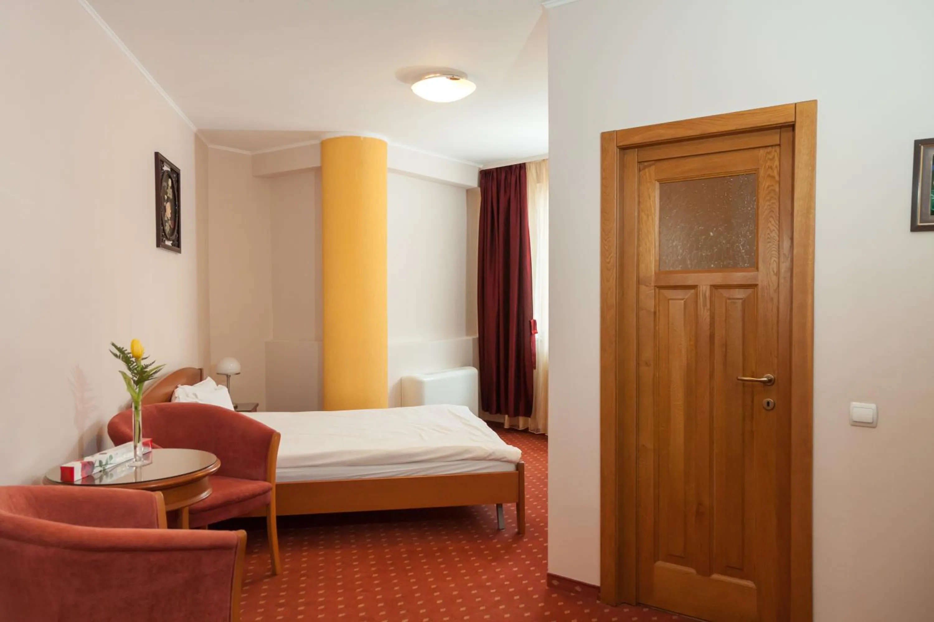 Photo of the whole room, Bed in Hotel Hermes