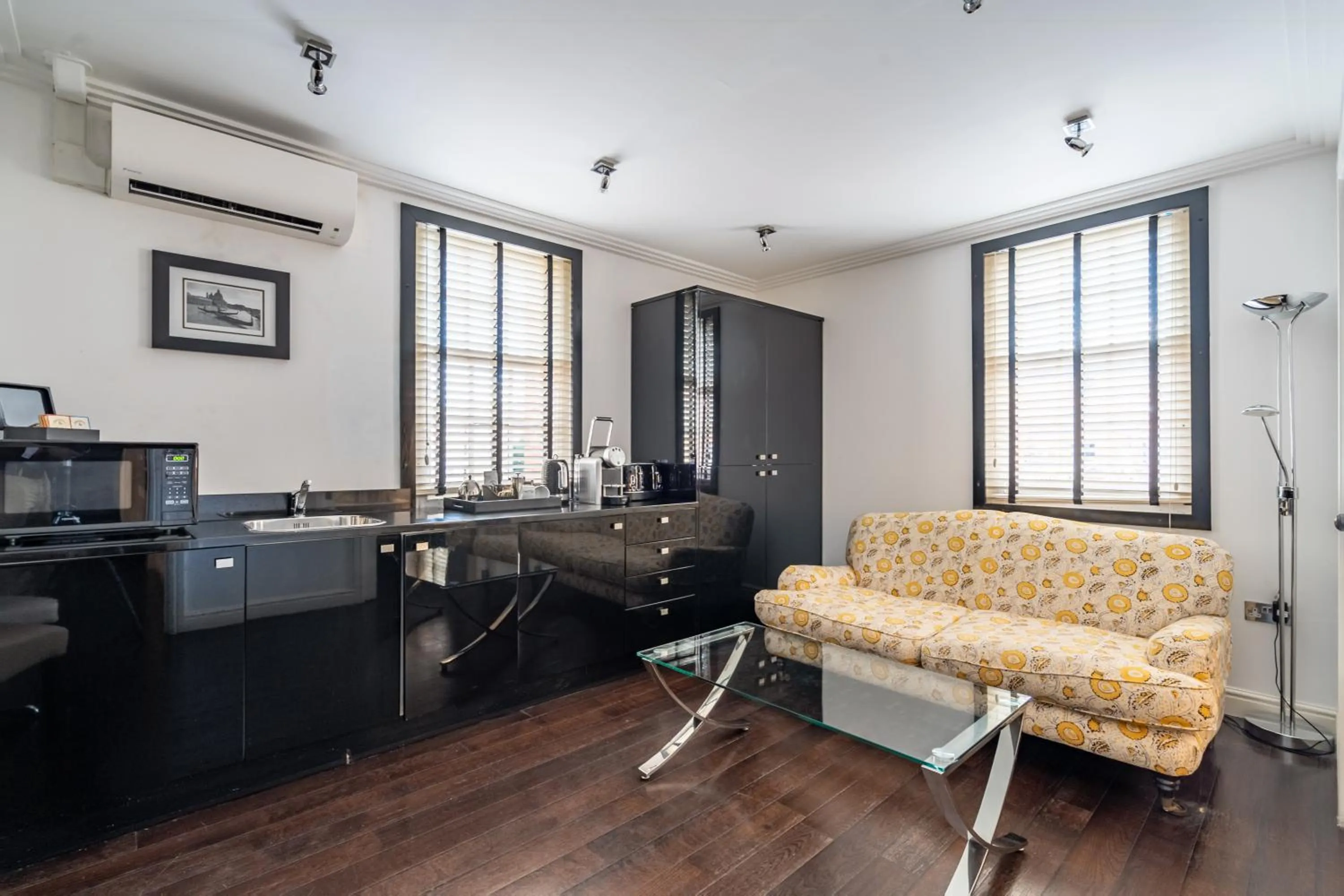 Kitchen or kitchenette in Strozzi Palace Suites by Mansley