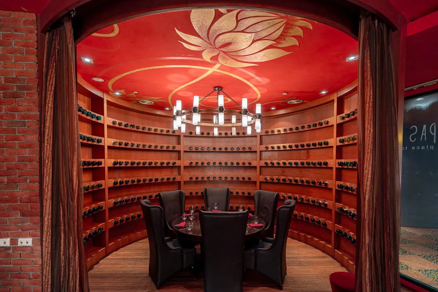 Restaurant/places to eat in Pullman Bangkok Grande Sukhumvit