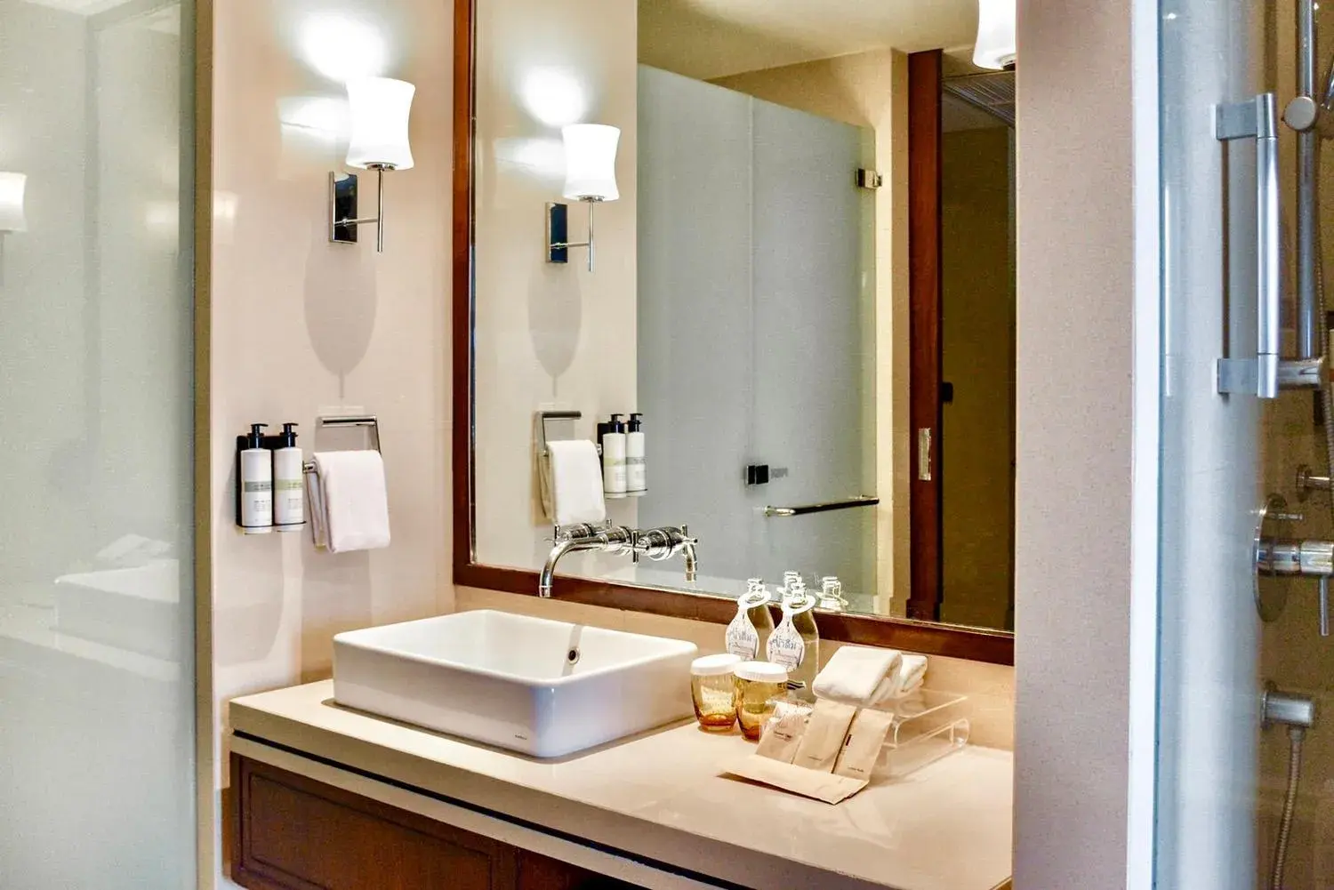 Bathroom in Hilton Bangkok Grande Asoke Bathroom in Hilton Bangkok Grande Asoke