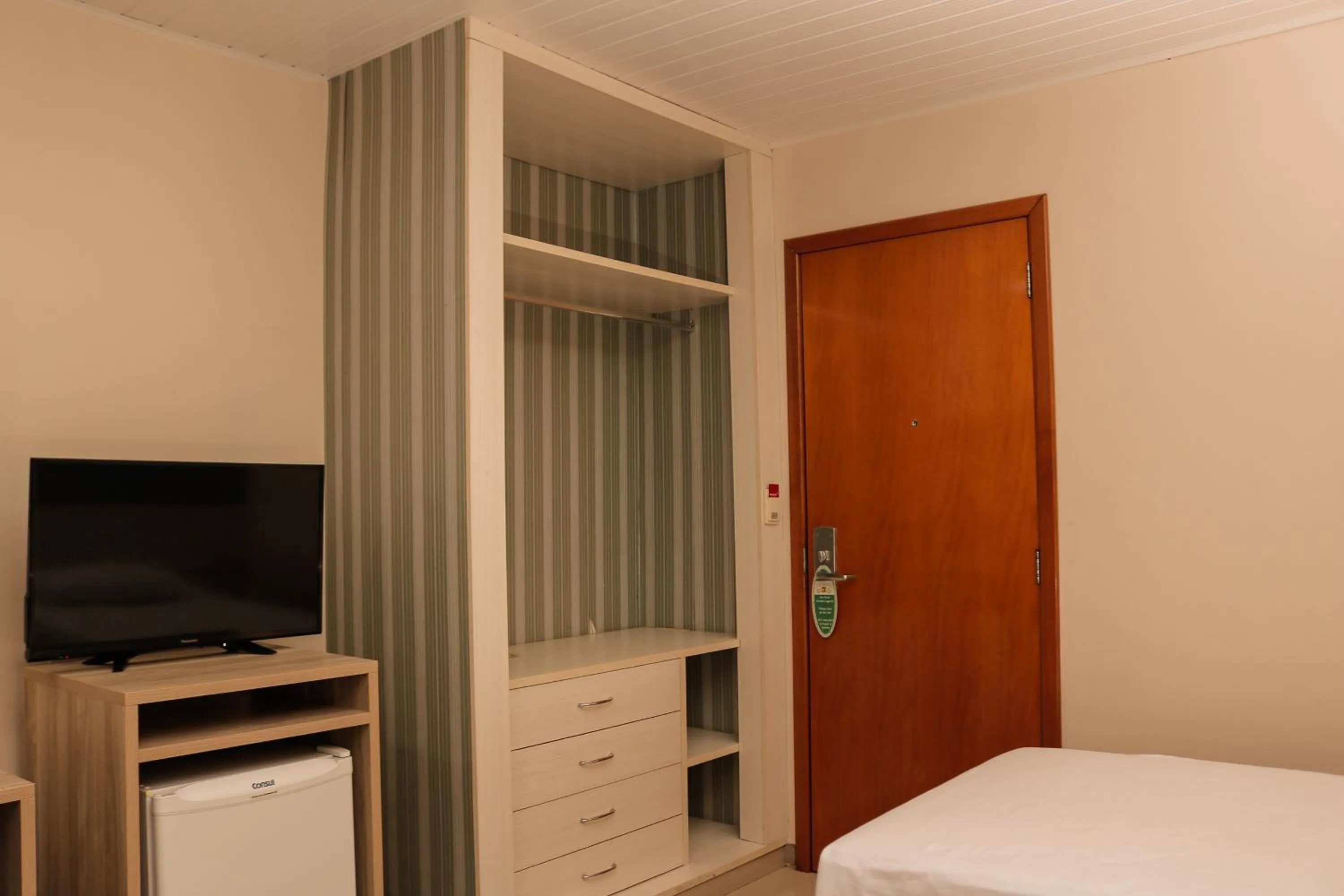 Bed in Atalanta Hotel