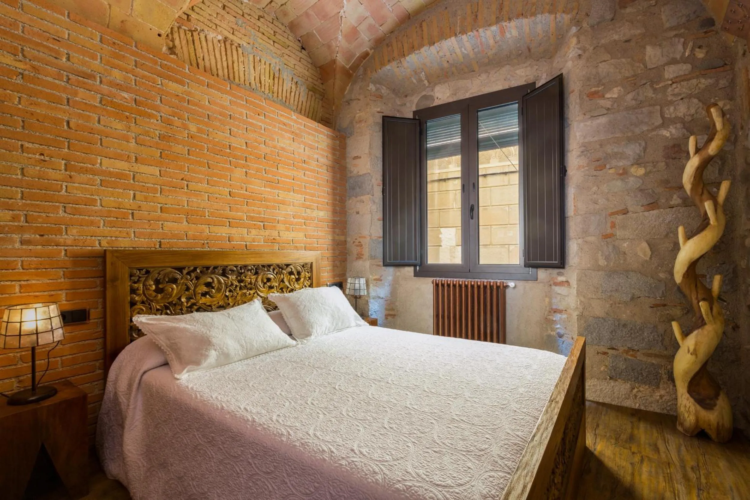 Photo of the whole room, Bed in Hotel Històric