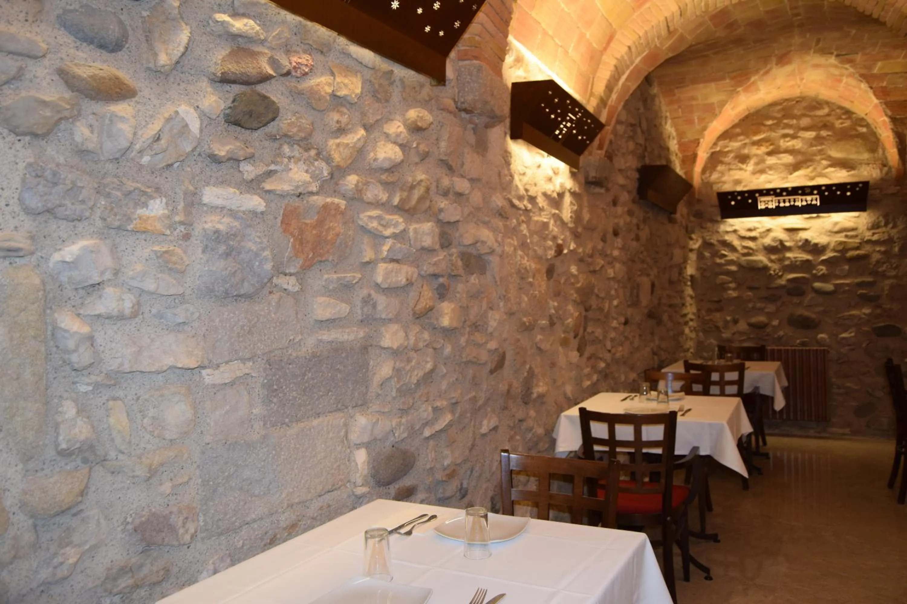 Restaurant/places to eat in Hotel Històric