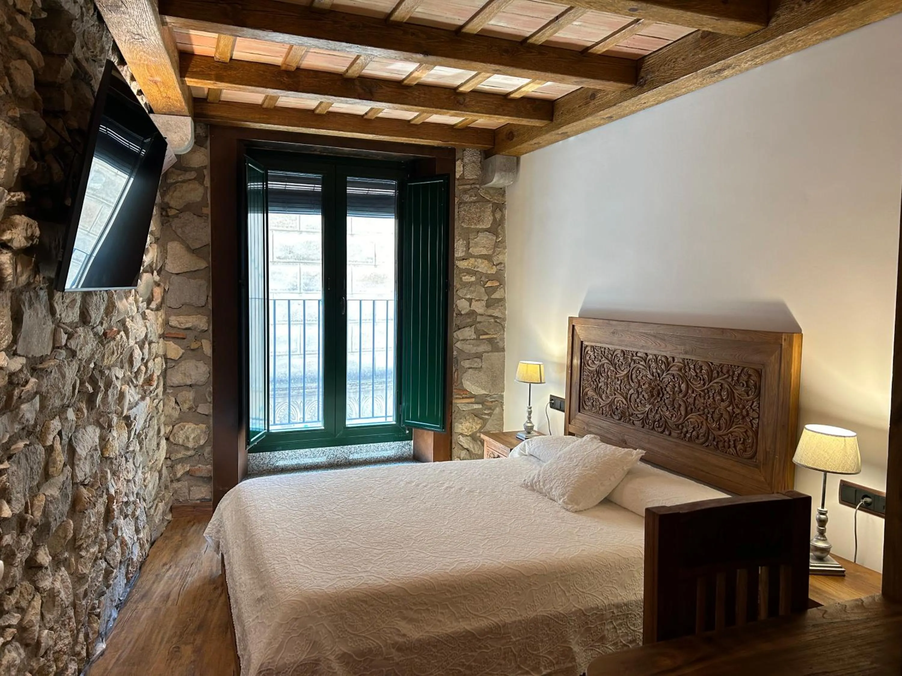 Photo of the whole room, Bed in Hotel Històric