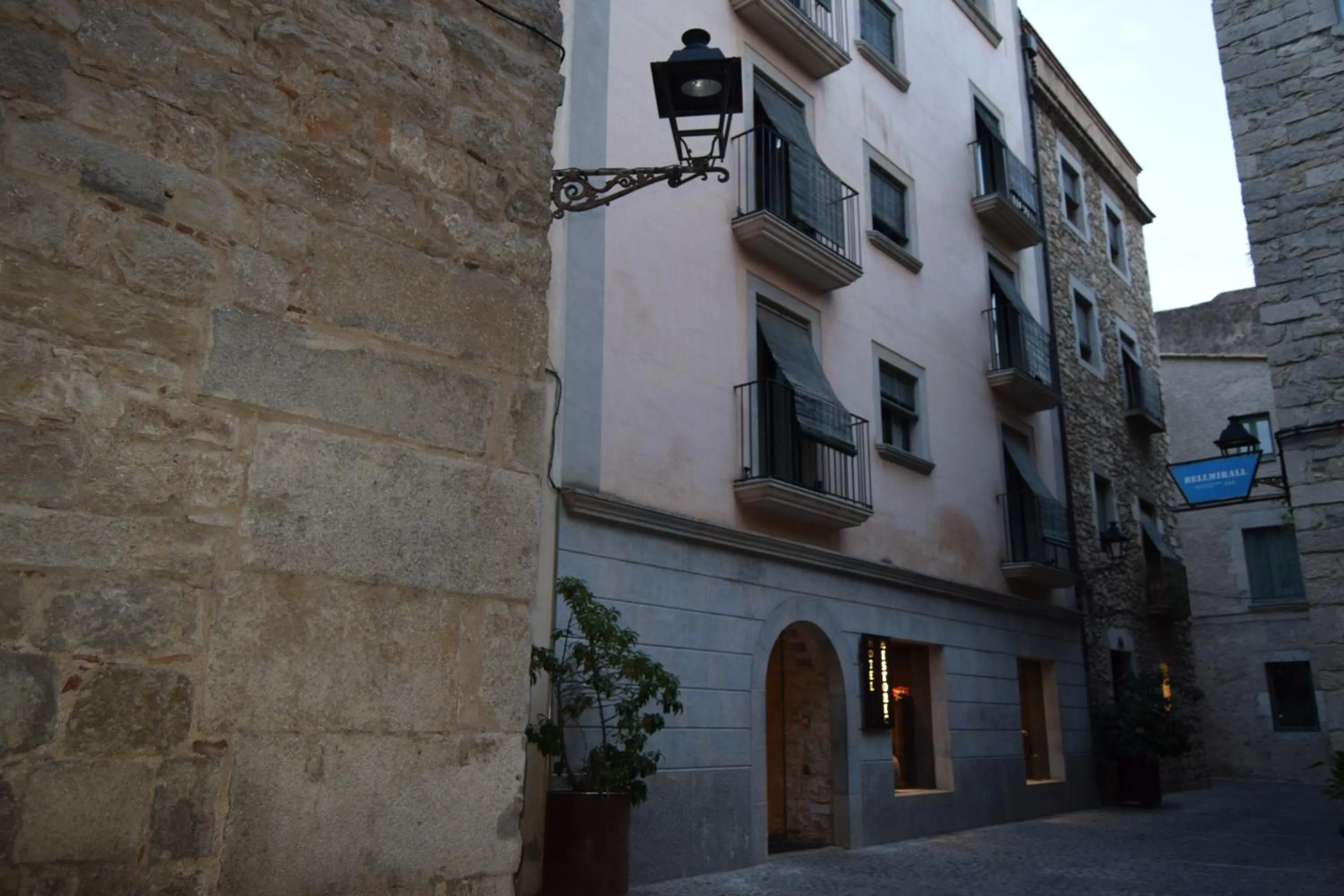 Property building in Hotel Històric