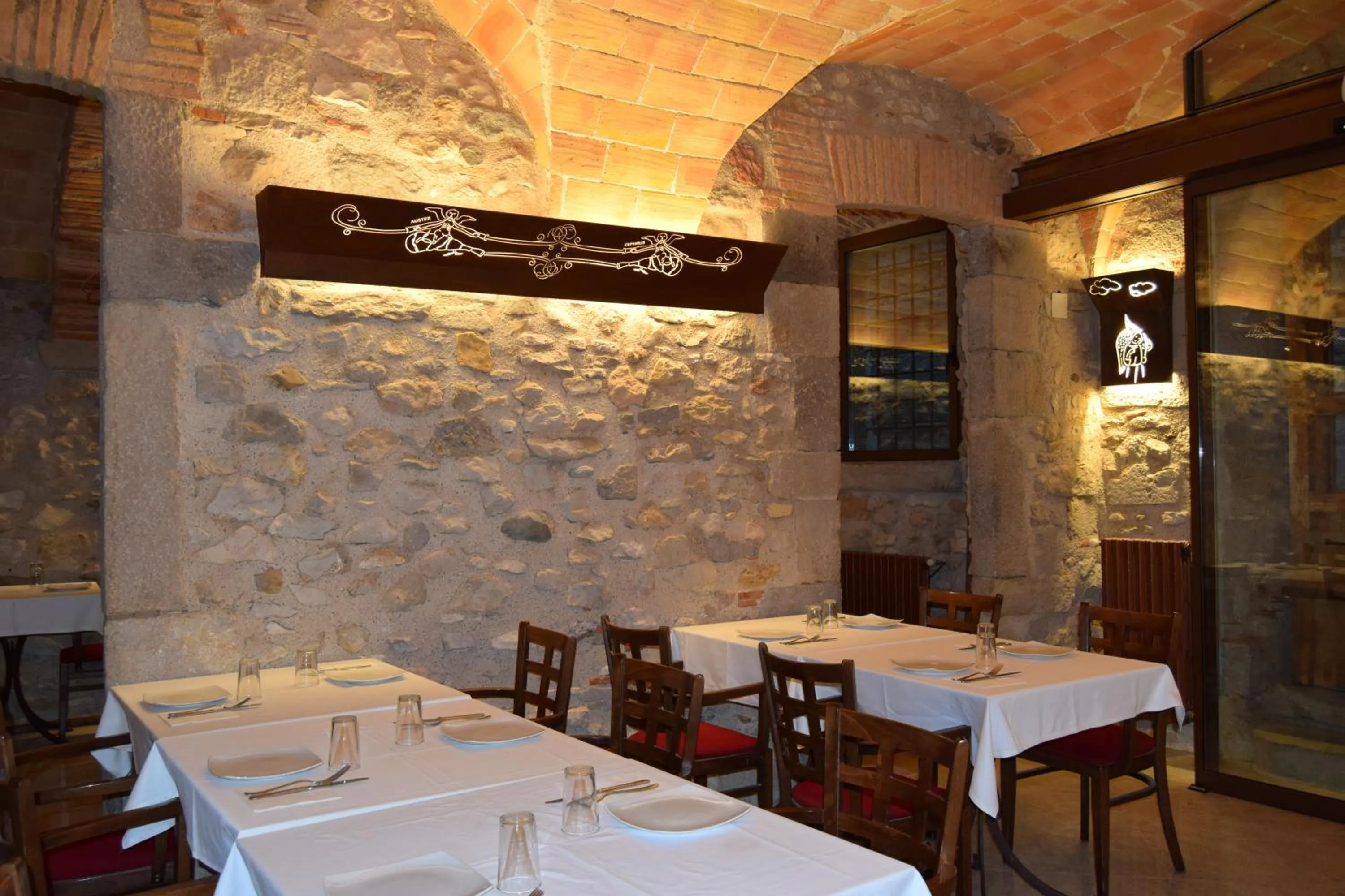 Restaurant/places to eat in Hotel Històric