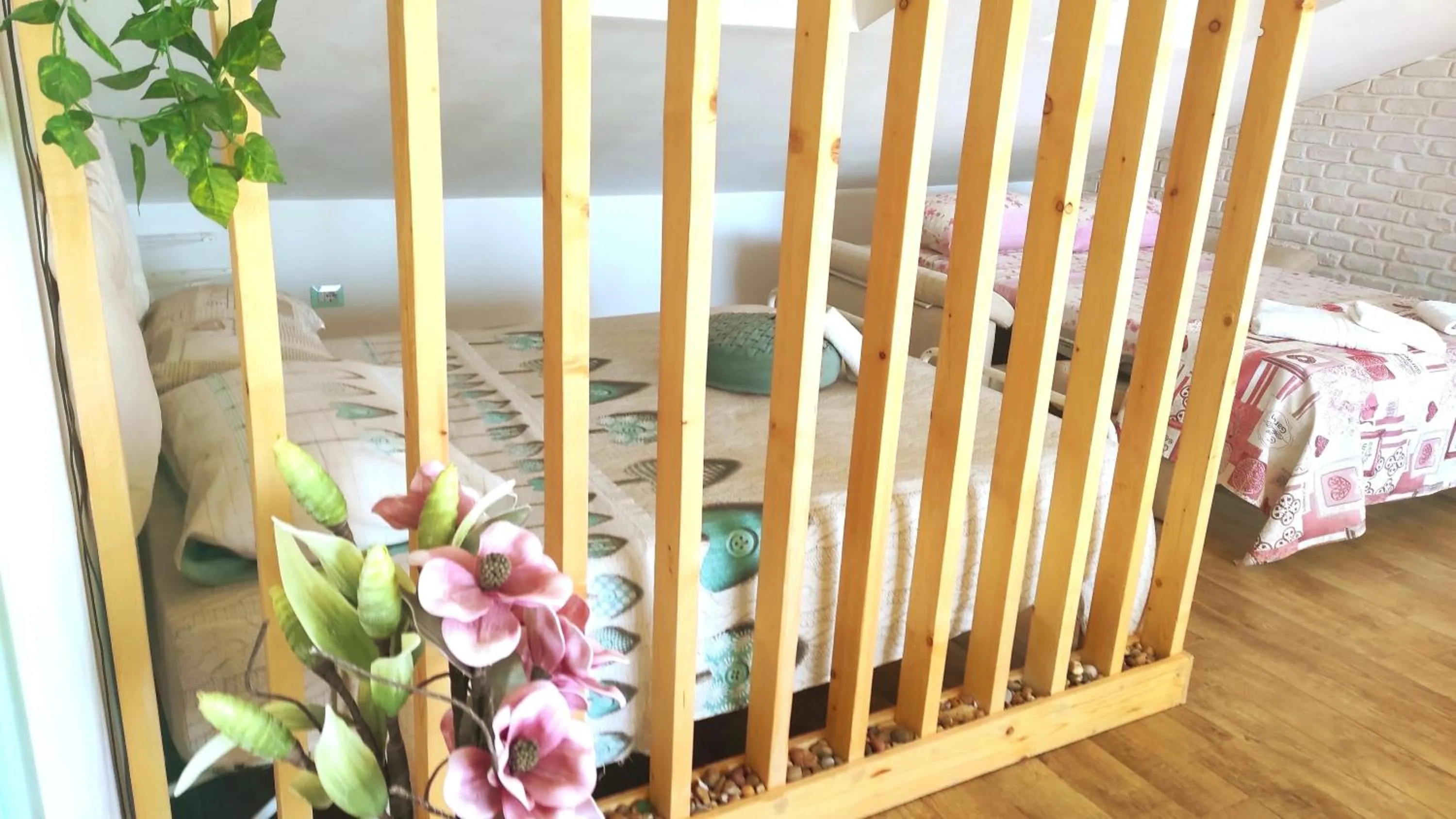 Bed in Chic & Beauty