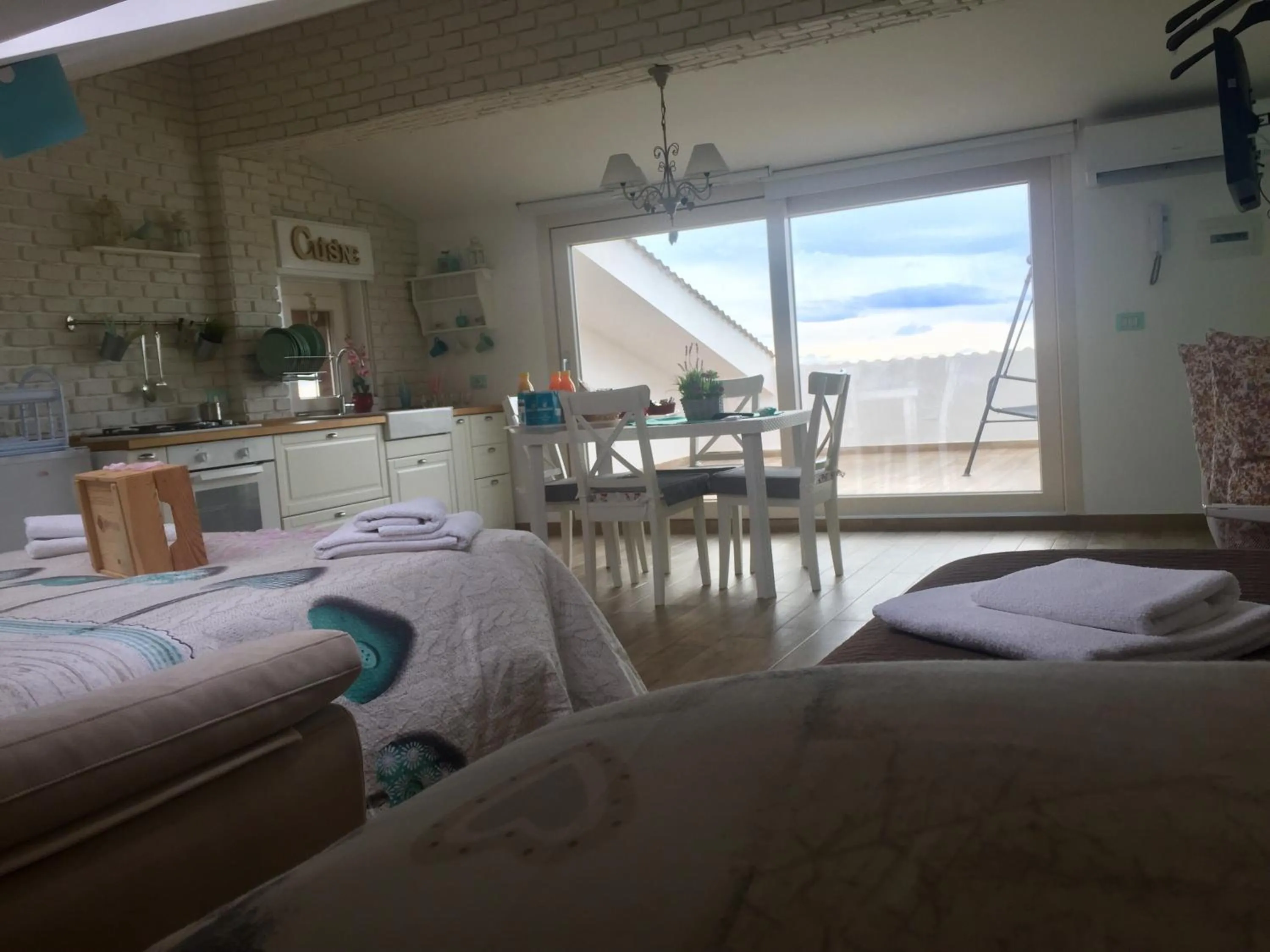 Bed in Chic & Beauty