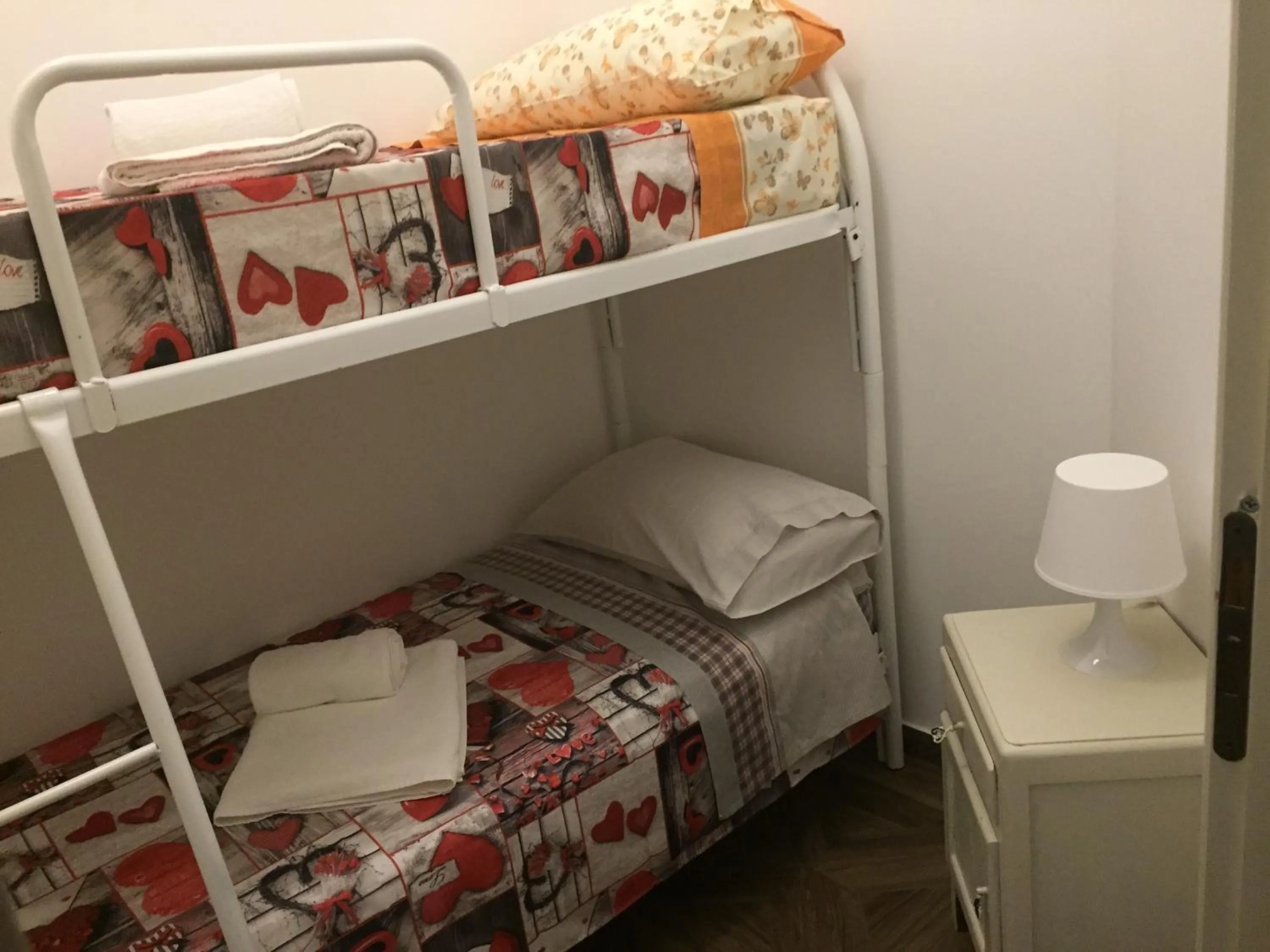 Bed in Chic & Beauty