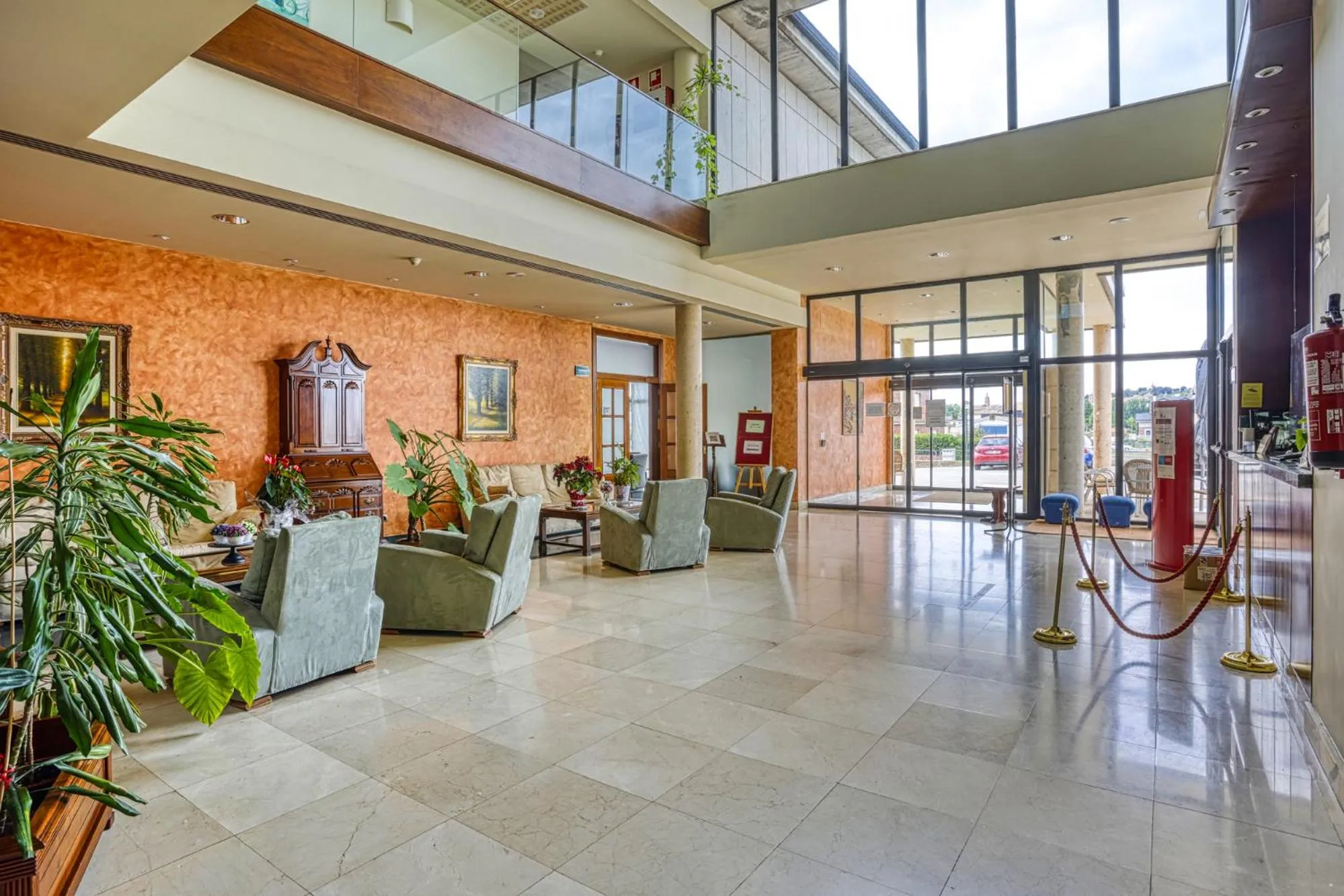 Lobby or reception in Hotel Villa De Almazan