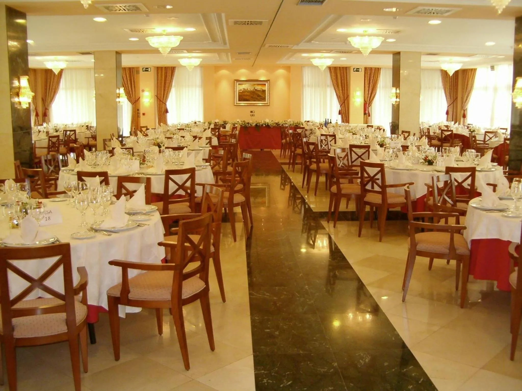 Restaurant/places to eat in Hotel Villa De Almazan