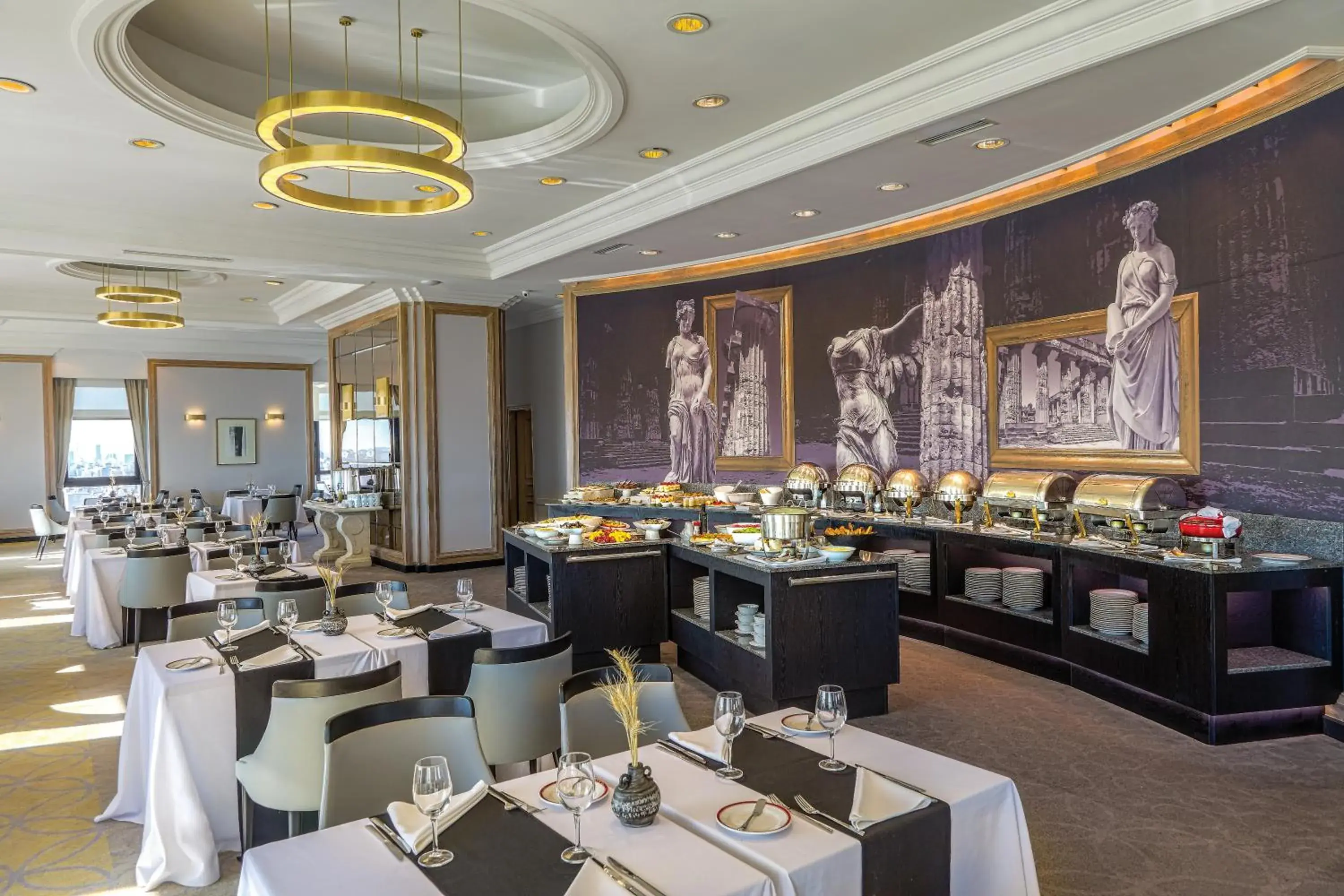 Restaurant/places to eat in Radisson Montevideo Victoria Plaza Hotel Restaurant/places to eat in Radisson Montevideo Victoria Plaza Hotel