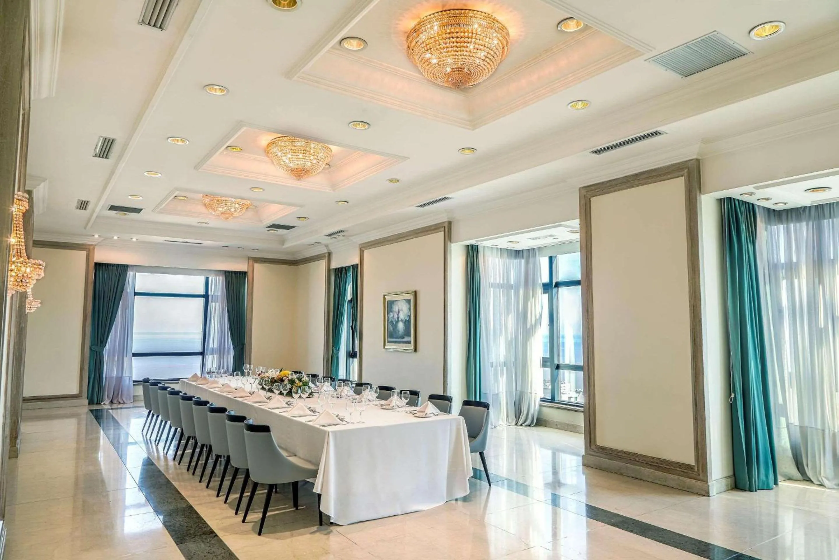 Meeting/conference room in Radisson Montevideo Victoria Plaza Hotel