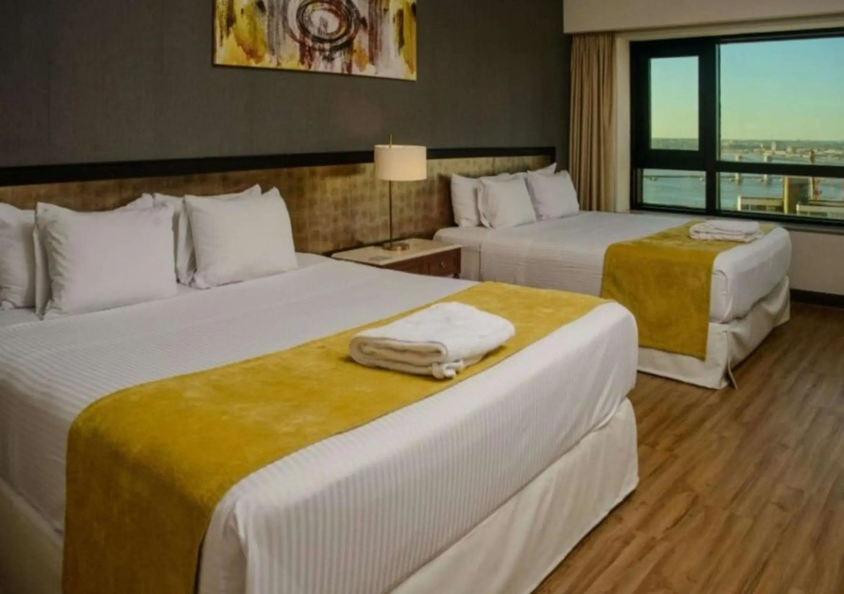 Bedroom, Bed in Radisson Montevideo Victoria Plaza Hotel Bedroom, Bed in Radisson Montevideo Victoria Plaza Hotel