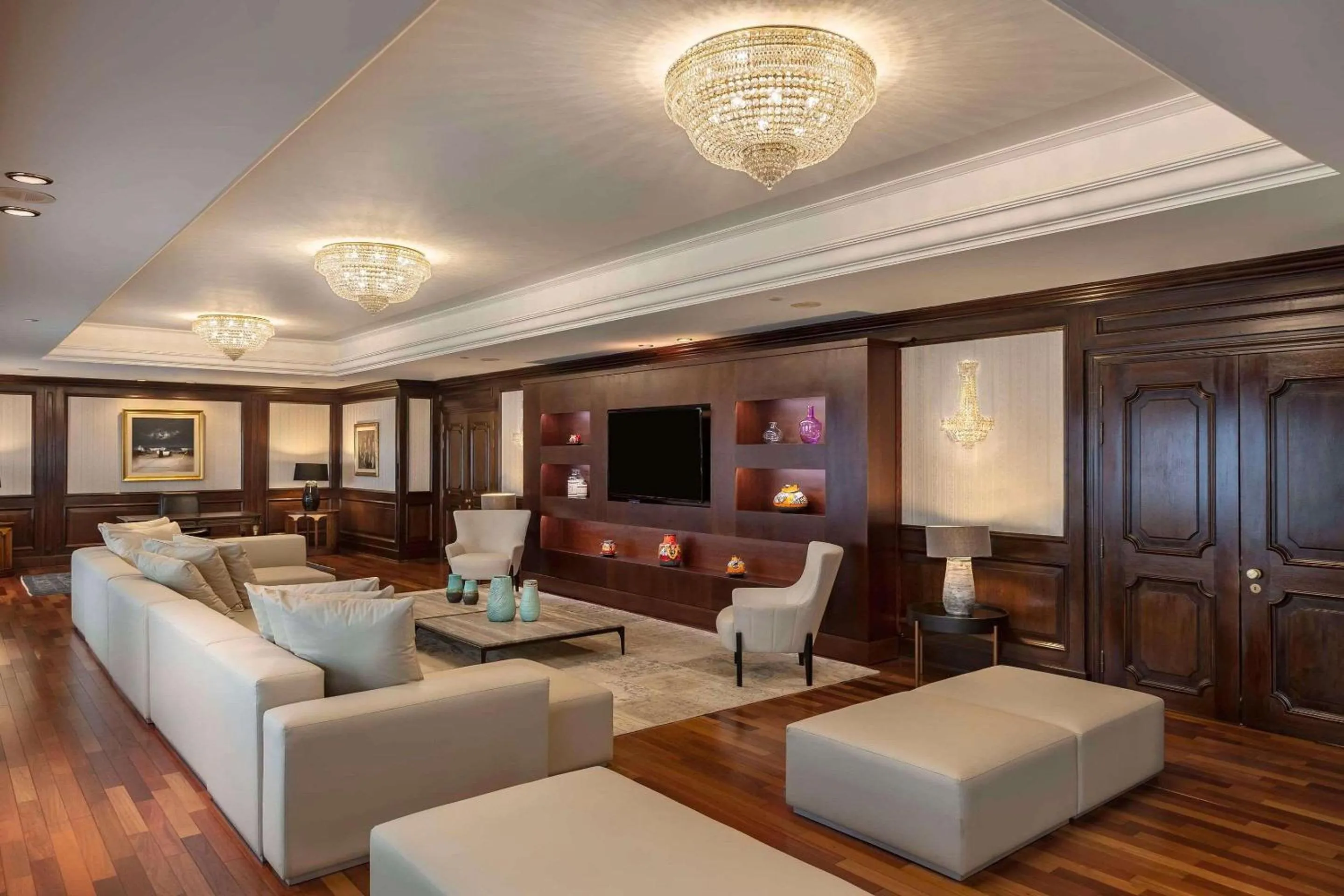 Bedroom in Radisson Montevideo Victoria Plaza Hotel