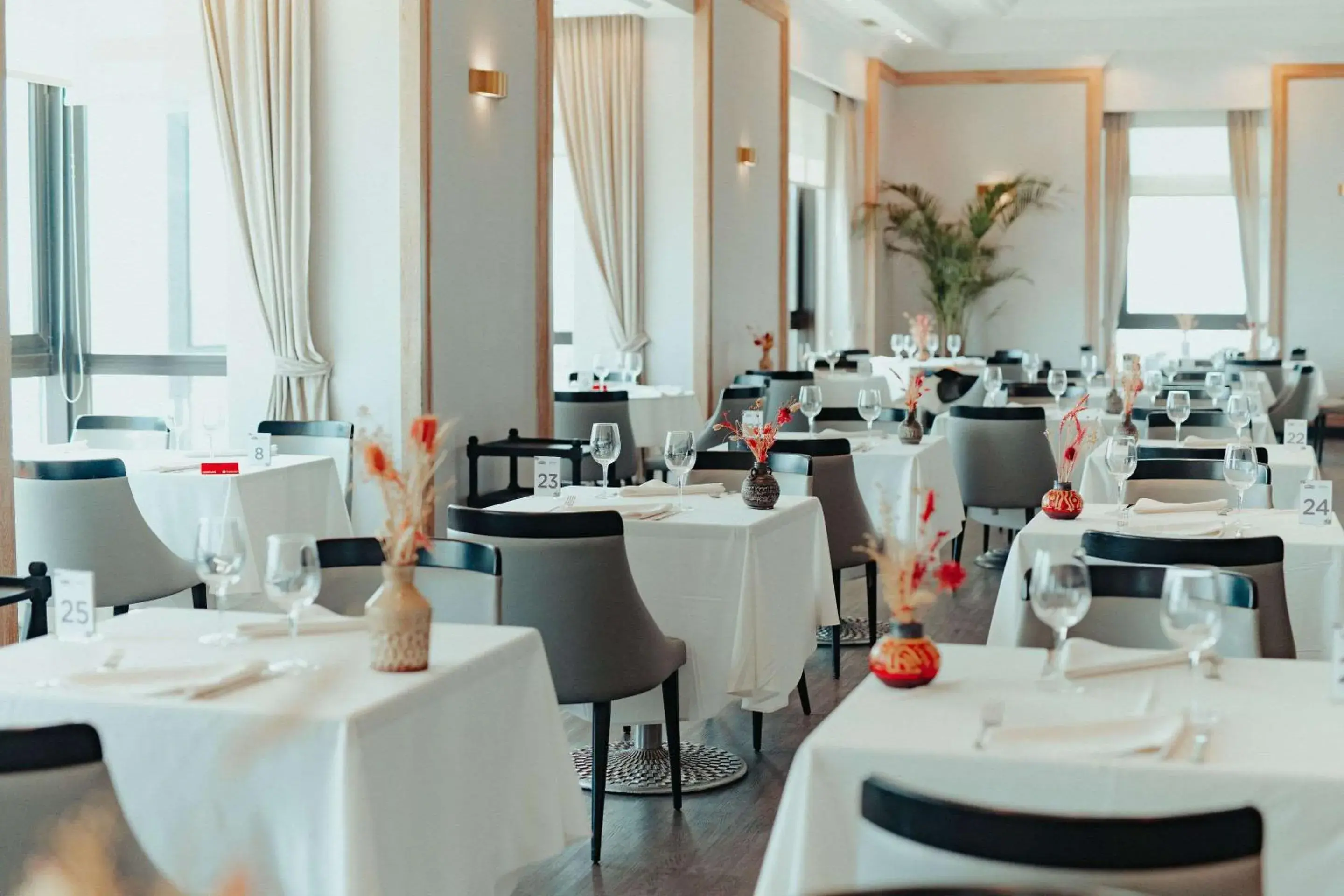 Restaurant/places to eat in Radisson Montevideo Victoria Plaza Hotel Restaurant/places to eat in Radisson Montevideo Victoria Plaza Hotel