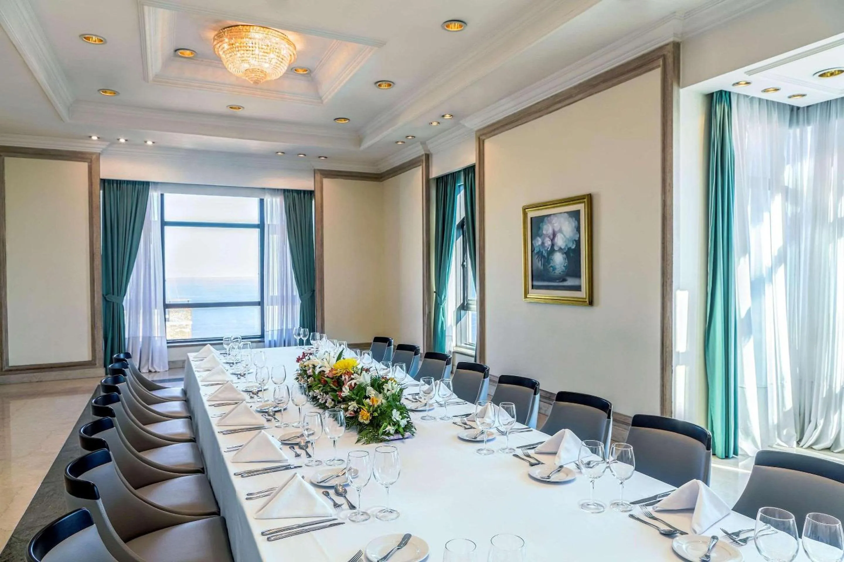 Meeting/conference room in Radisson Montevideo Victoria Plaza Hotel