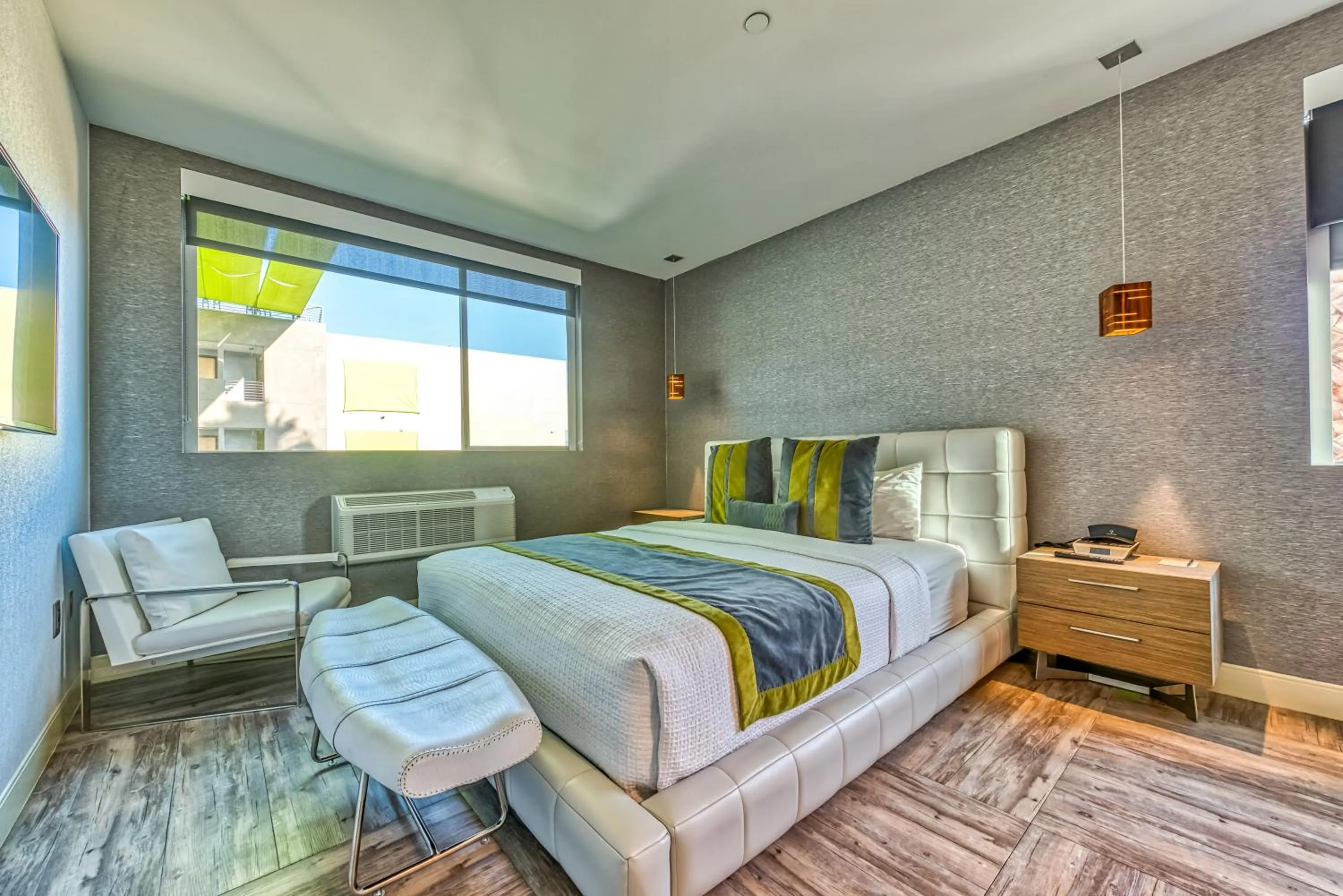 Bedroom, Bed in Lexen Hotel - North Hollywood Near Universal Studios