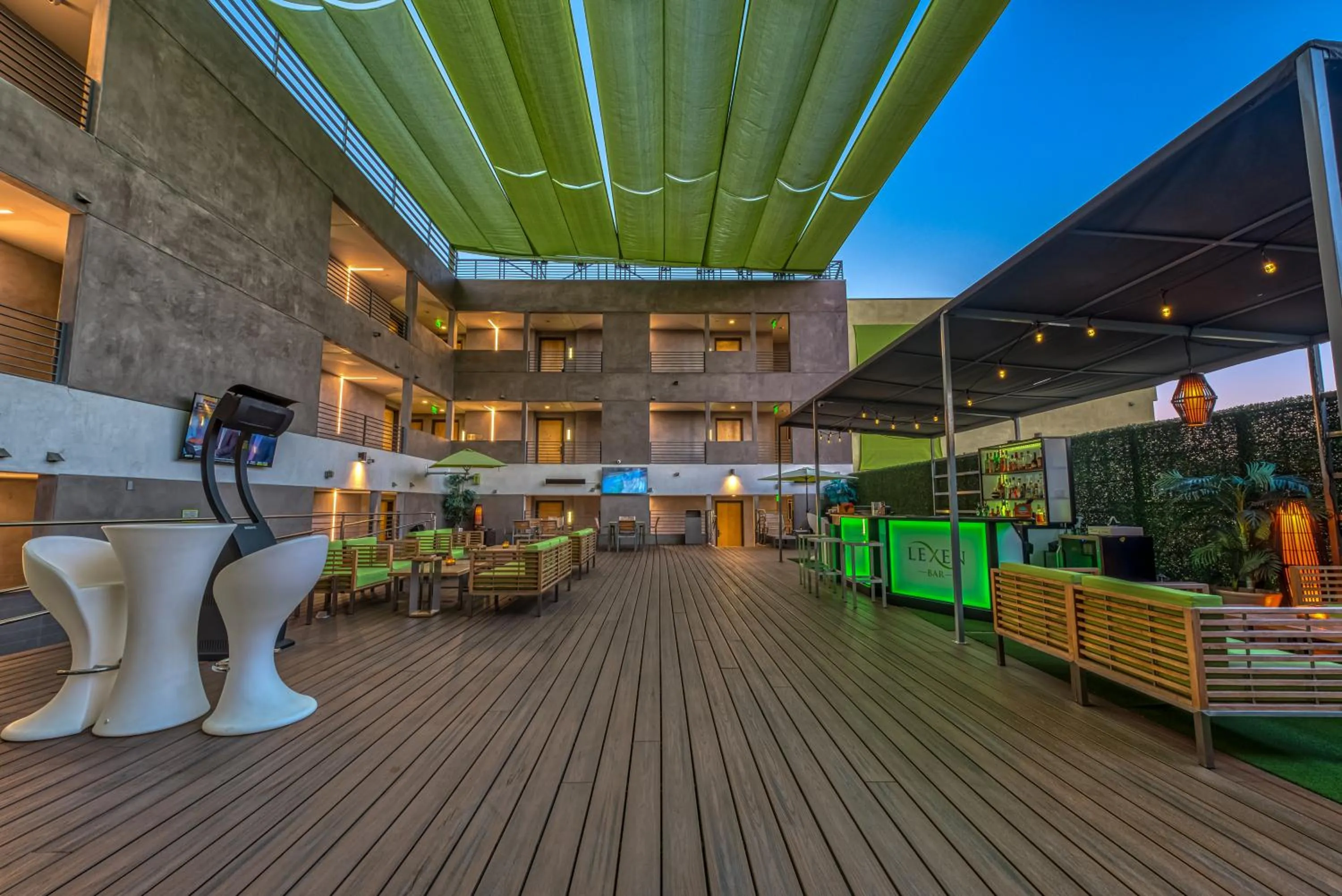Balcony/Terrace in Lexen Hotel - North Hollywood Near Universal Studios