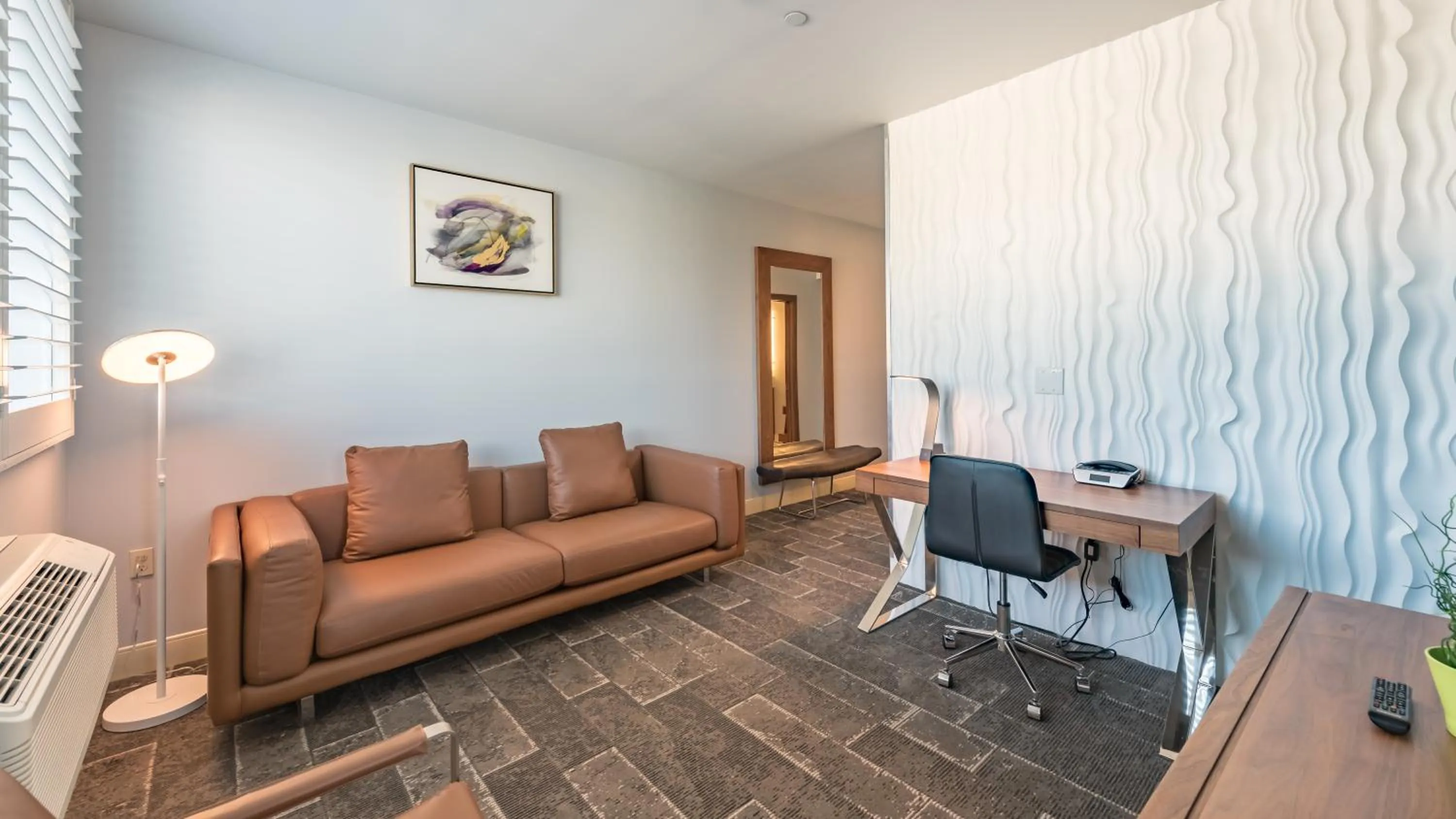 Living room in Lexen Hotel - North Hollywood Near Universal Studios