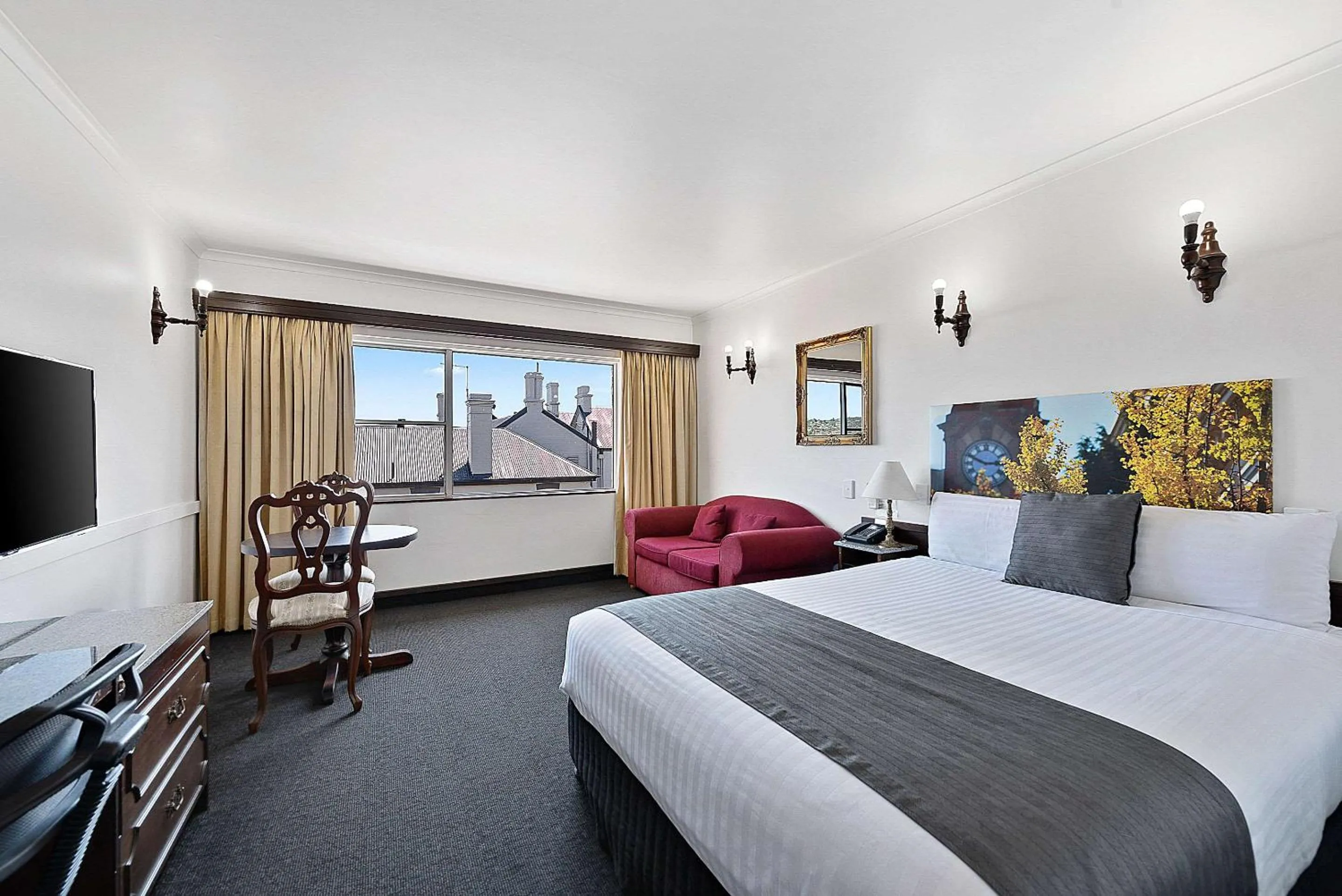 Bedroom, Bed in Quality Hotel Colonial Launceston