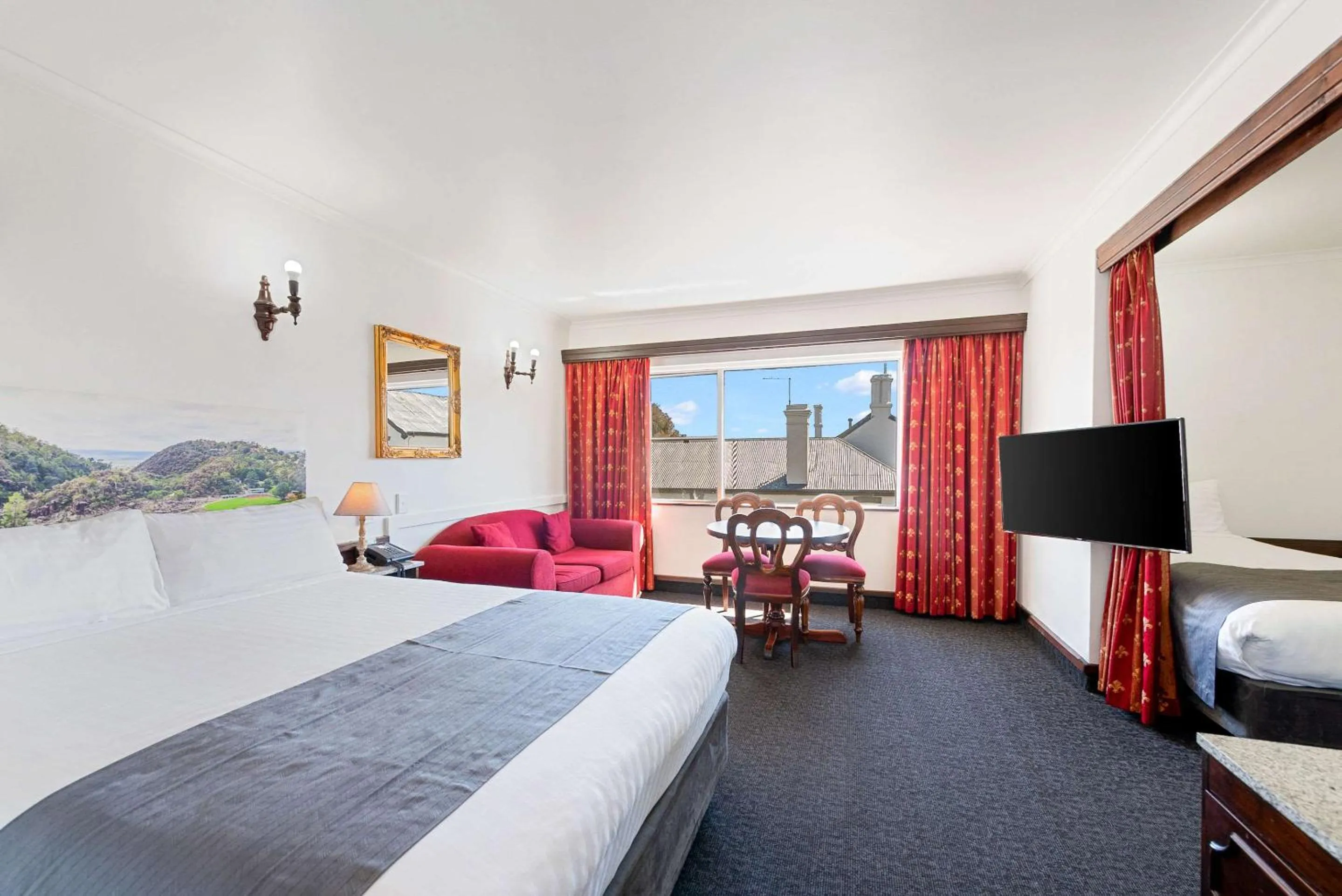 Bedroom, Bed in Quality Hotel Colonial Launceston