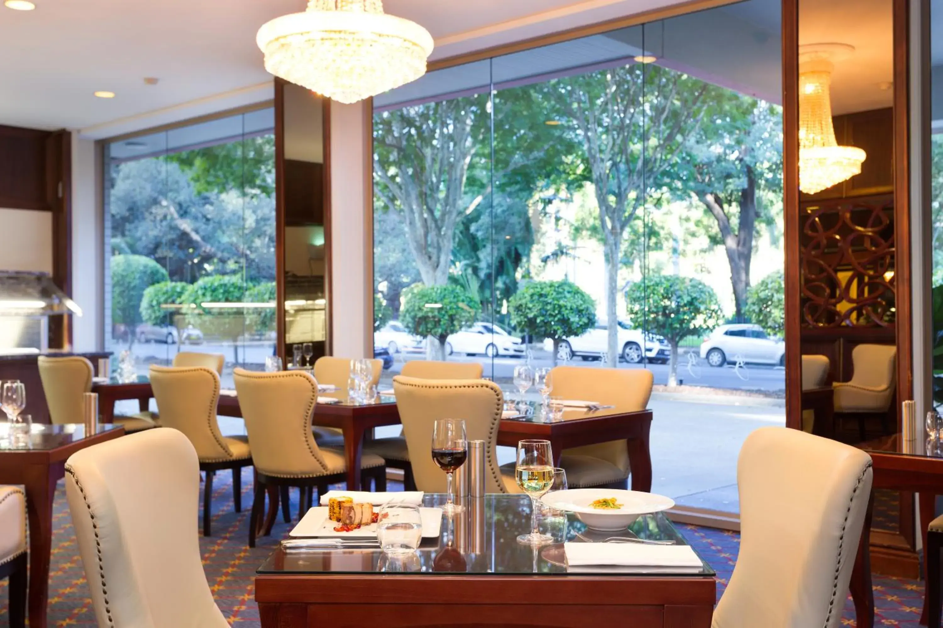 Restaurant/places to eat in Royal On The Park Restaurant/places to eat in Royal On The Park