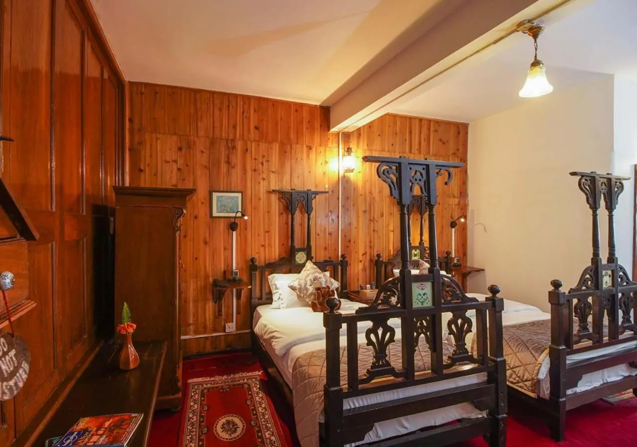 Cochrane Place Hotel