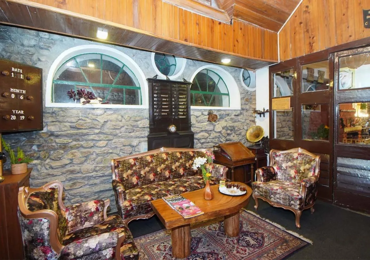 Cochrane Place Hotel