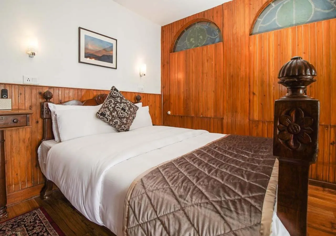 Cochrane Place Hotel