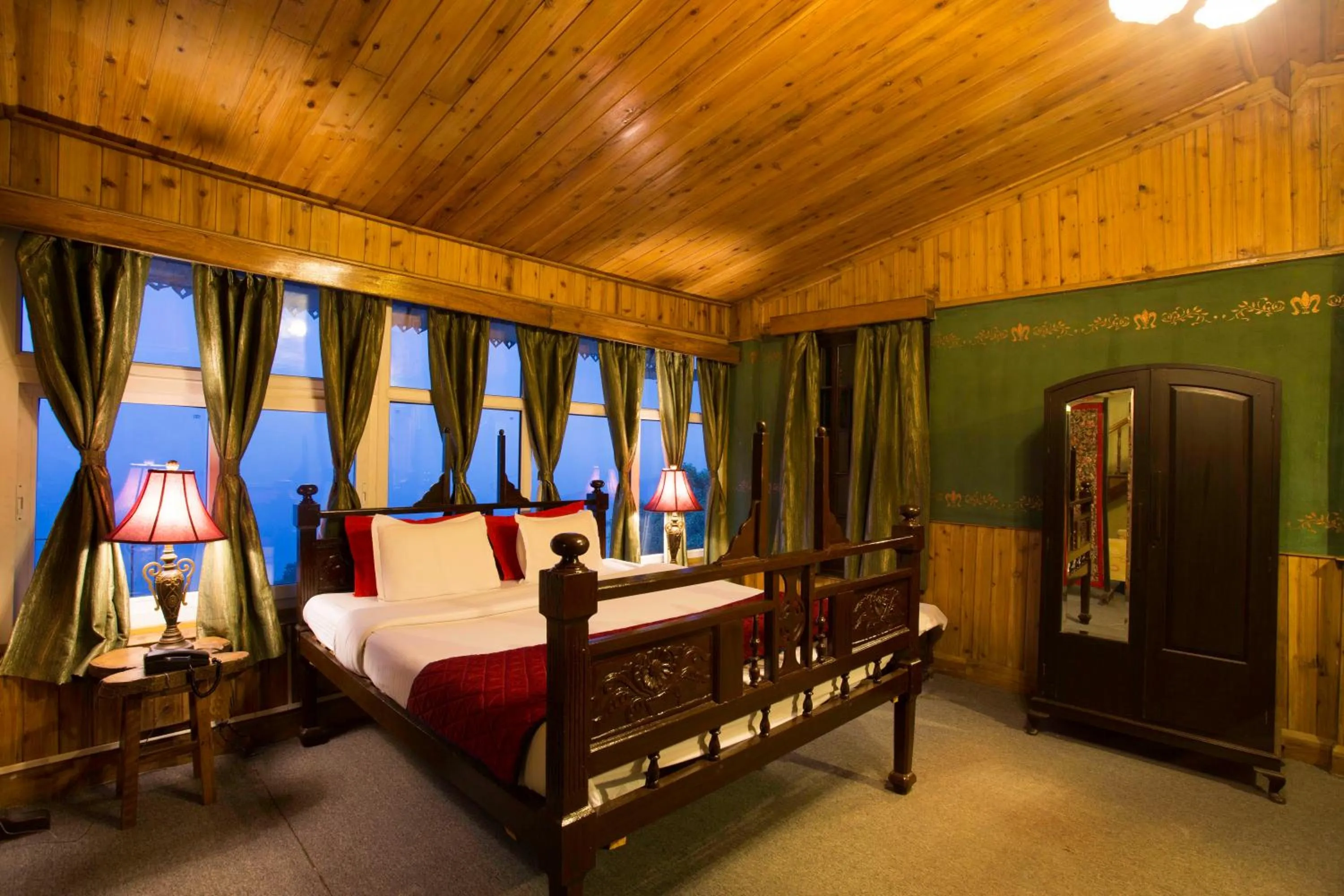 Cochrane Place Hotel